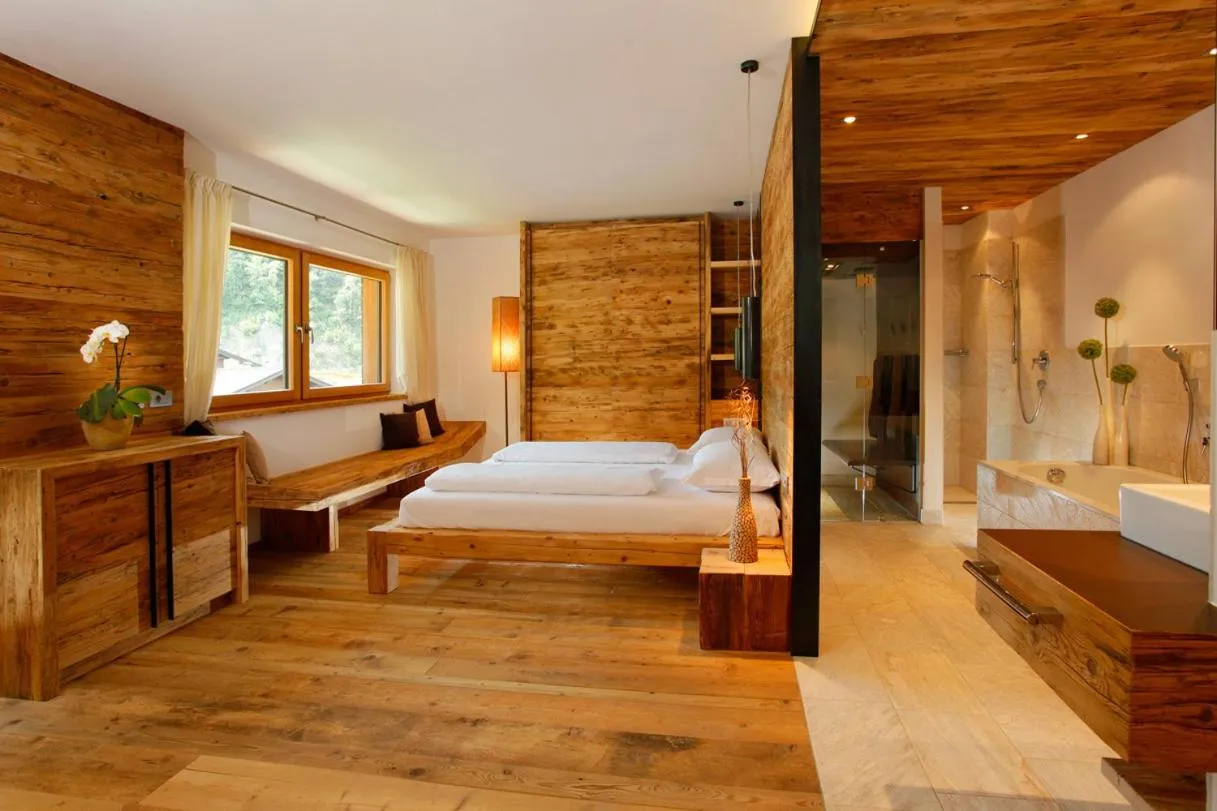 Photo of the whole room, Bed in Hotel Ratschingserhof