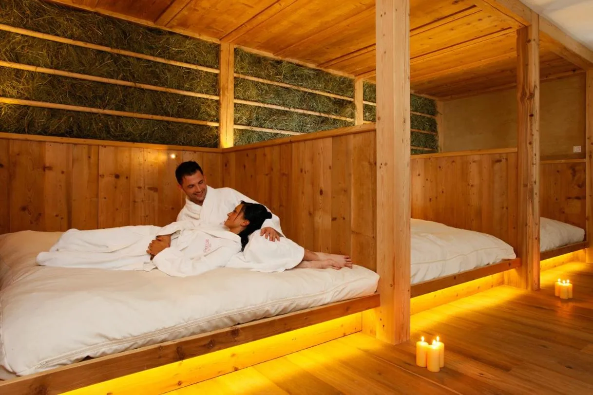 Guests, Bed in Hotel Ratschingserhof