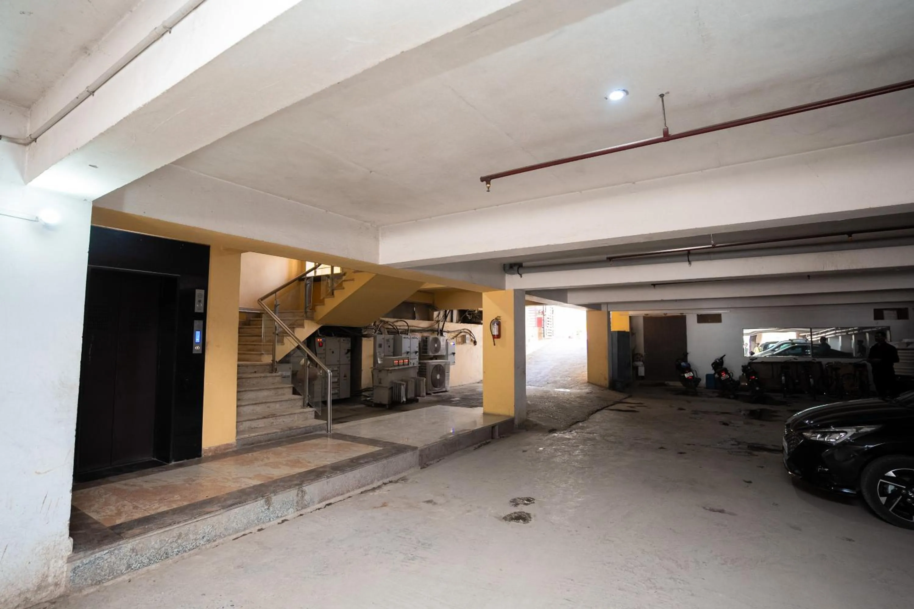 Parking in Hotel Radiance Courtyard