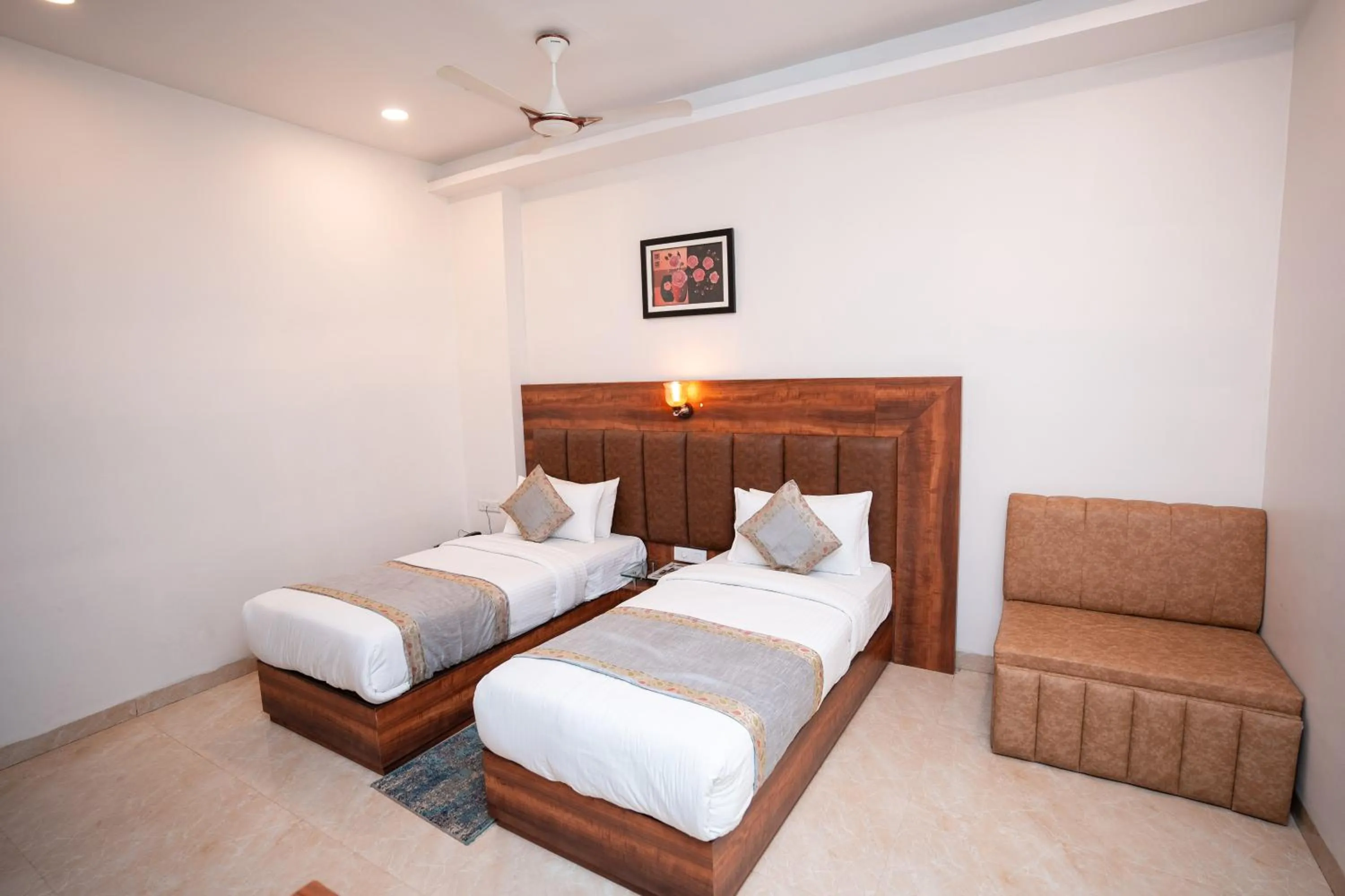 Bedroom, Bed in Hotel Radiance Courtyard