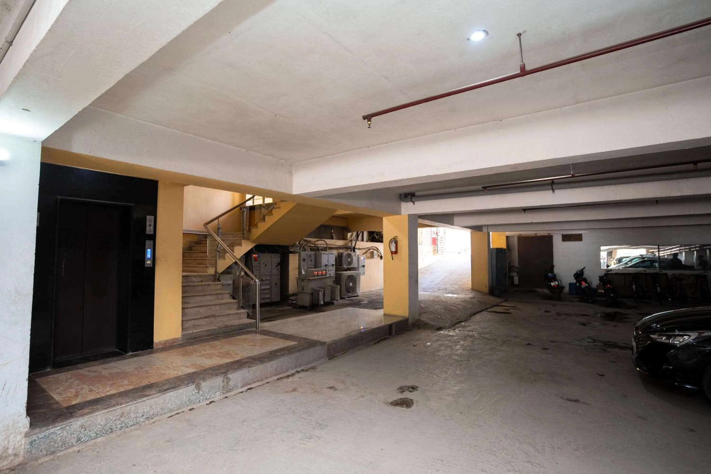 Parking in Hotel Radiance Courtyard