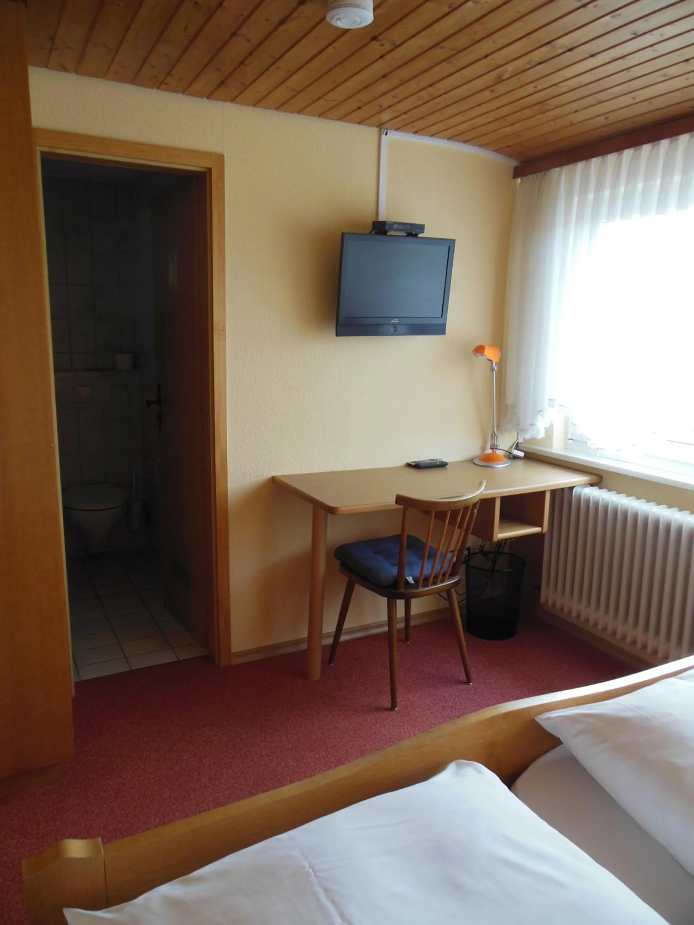 Day, Bed in Grüner Baum