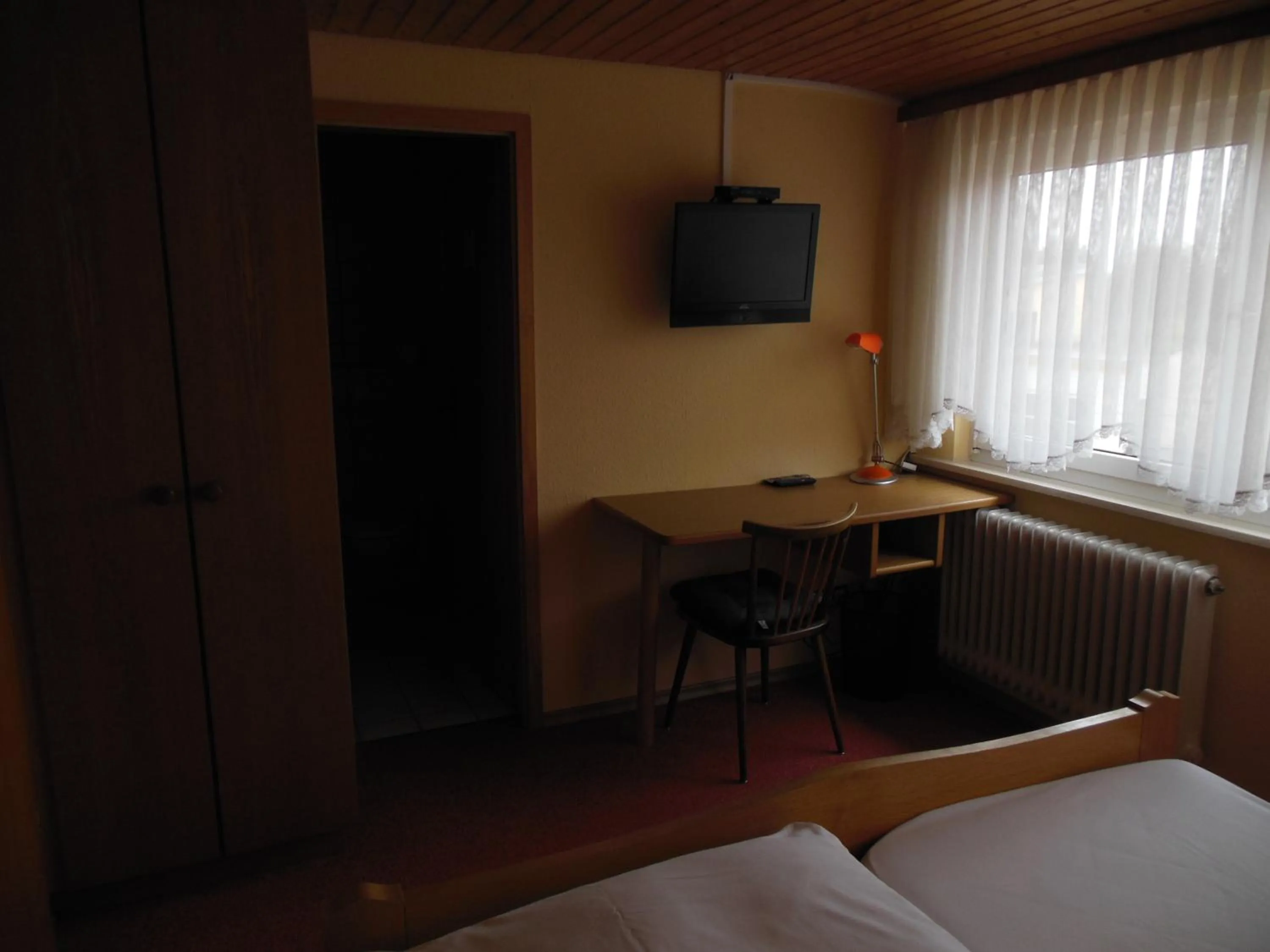 Day, Bed in Grüner Baum