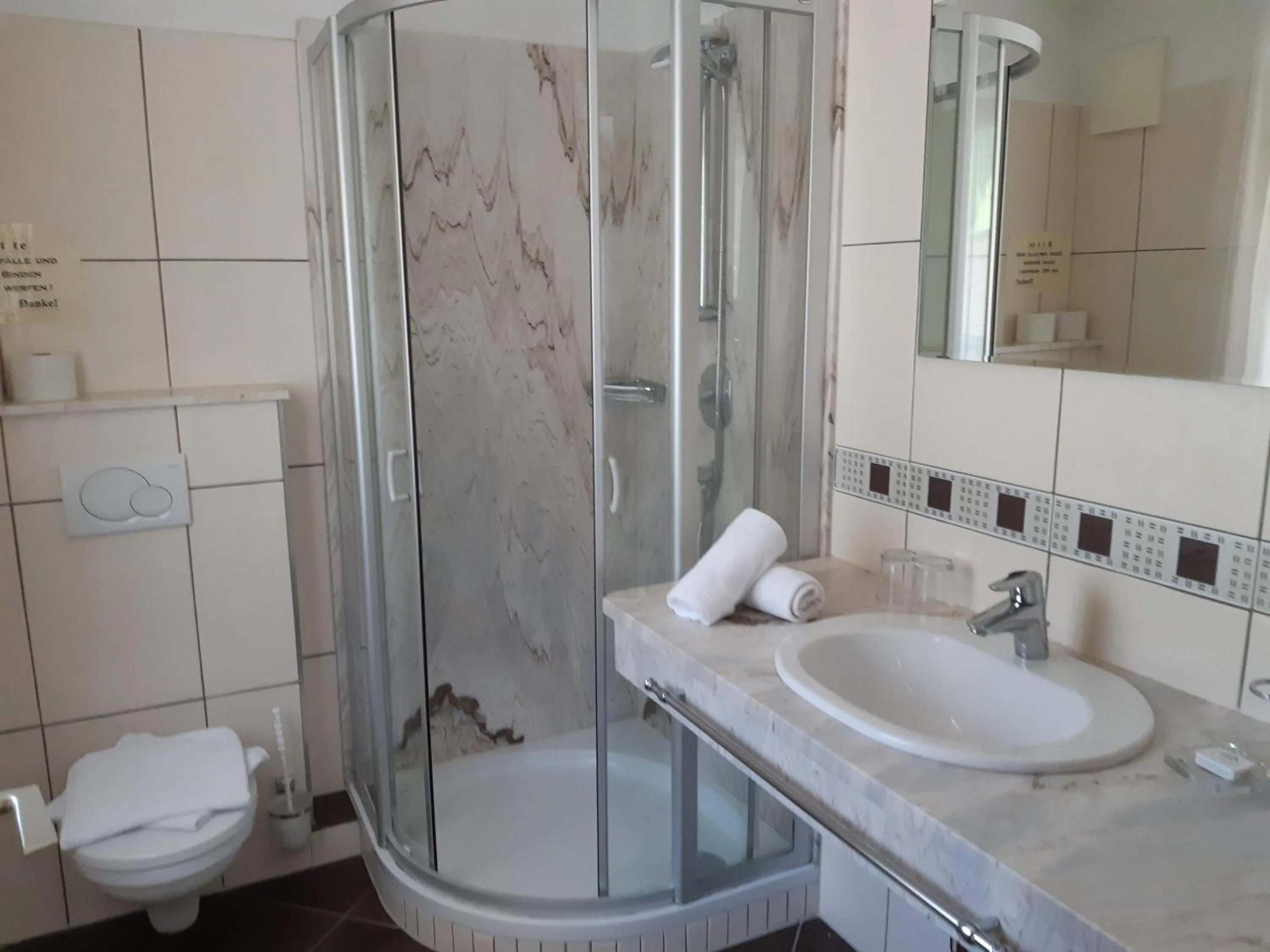 Bathroom in Gasthof Weißkugel