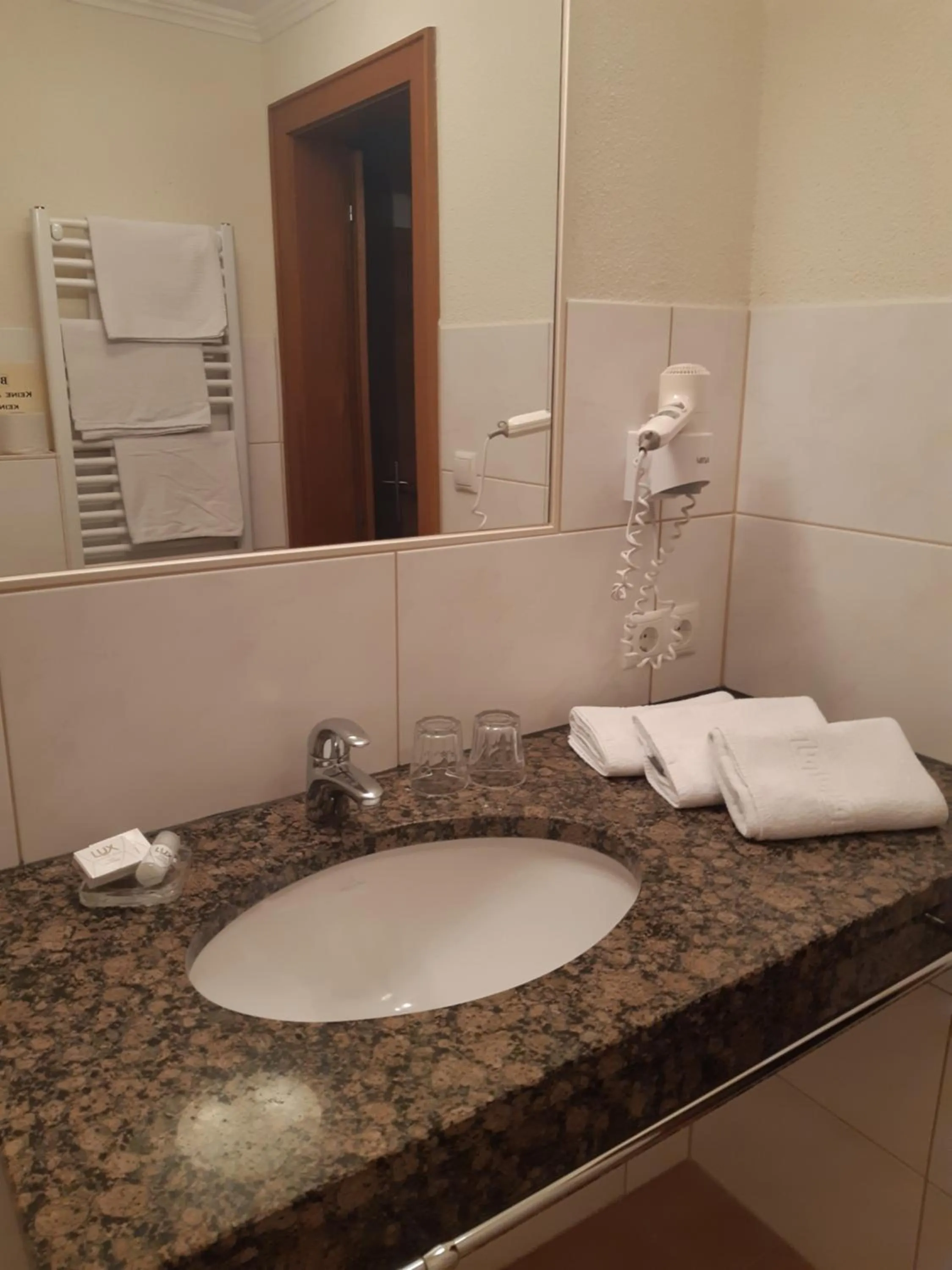 Bathroom in Gasthof Weißkugel