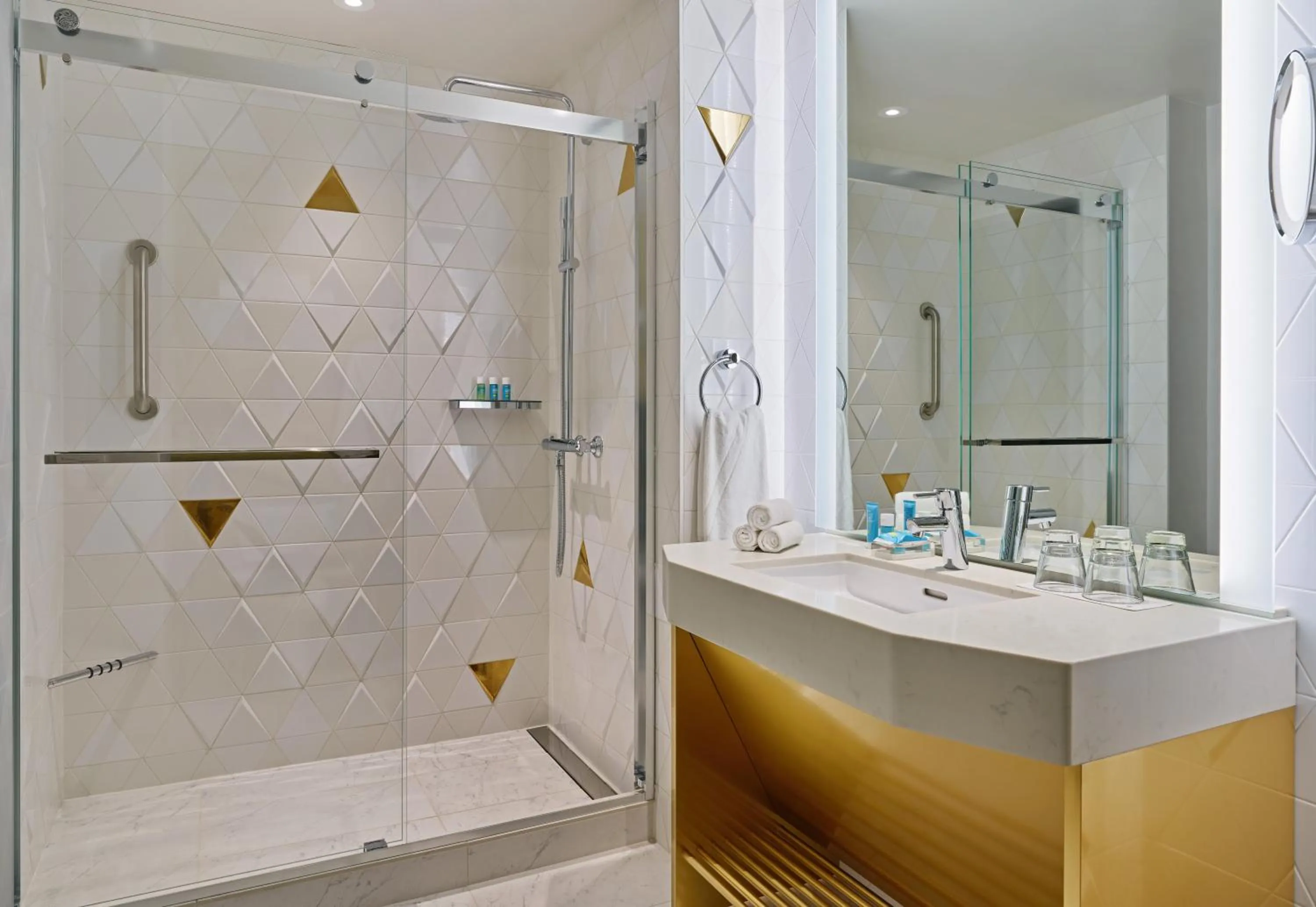 Shower in W San Francisco