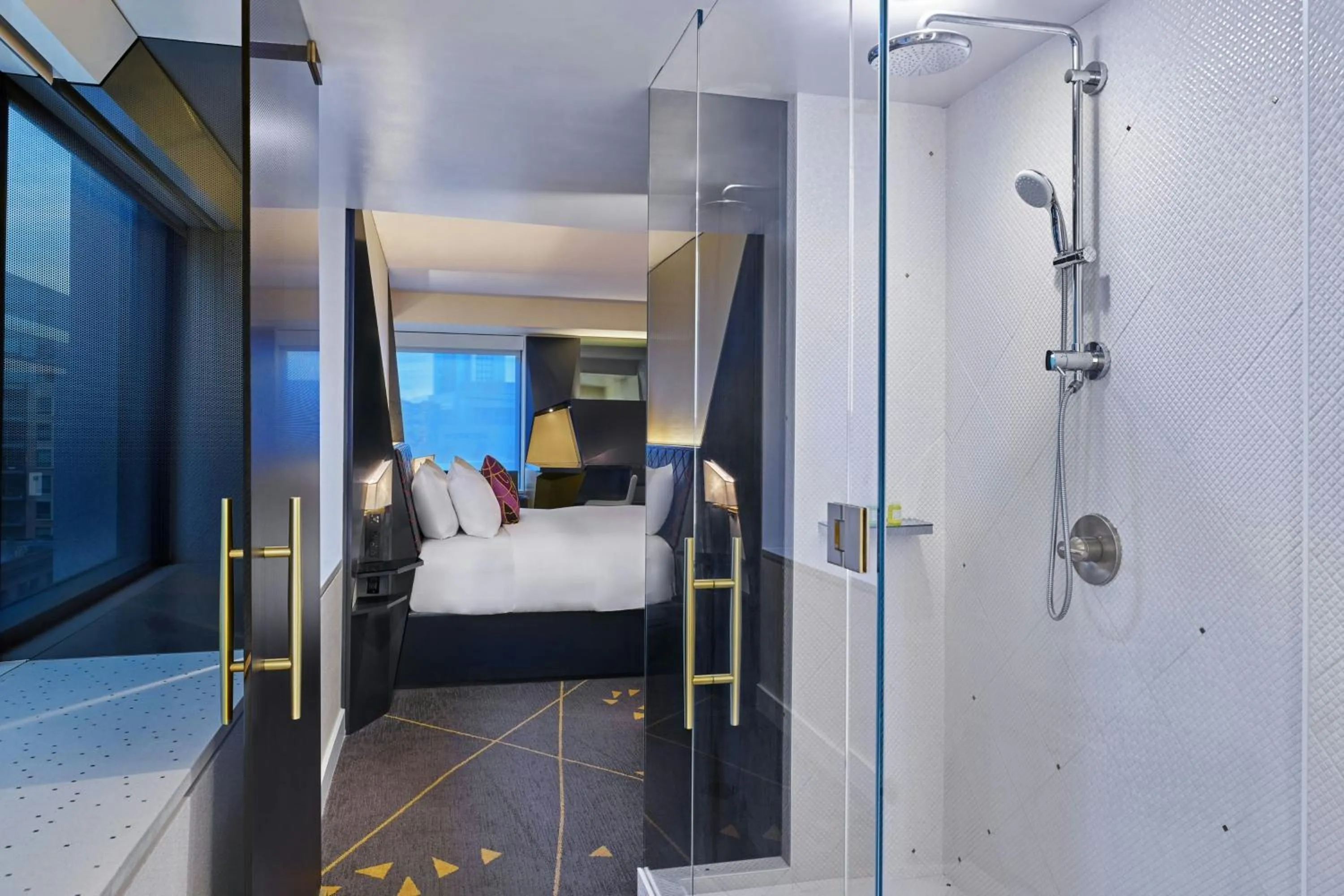 Bedroom, Bed in W San Francisco