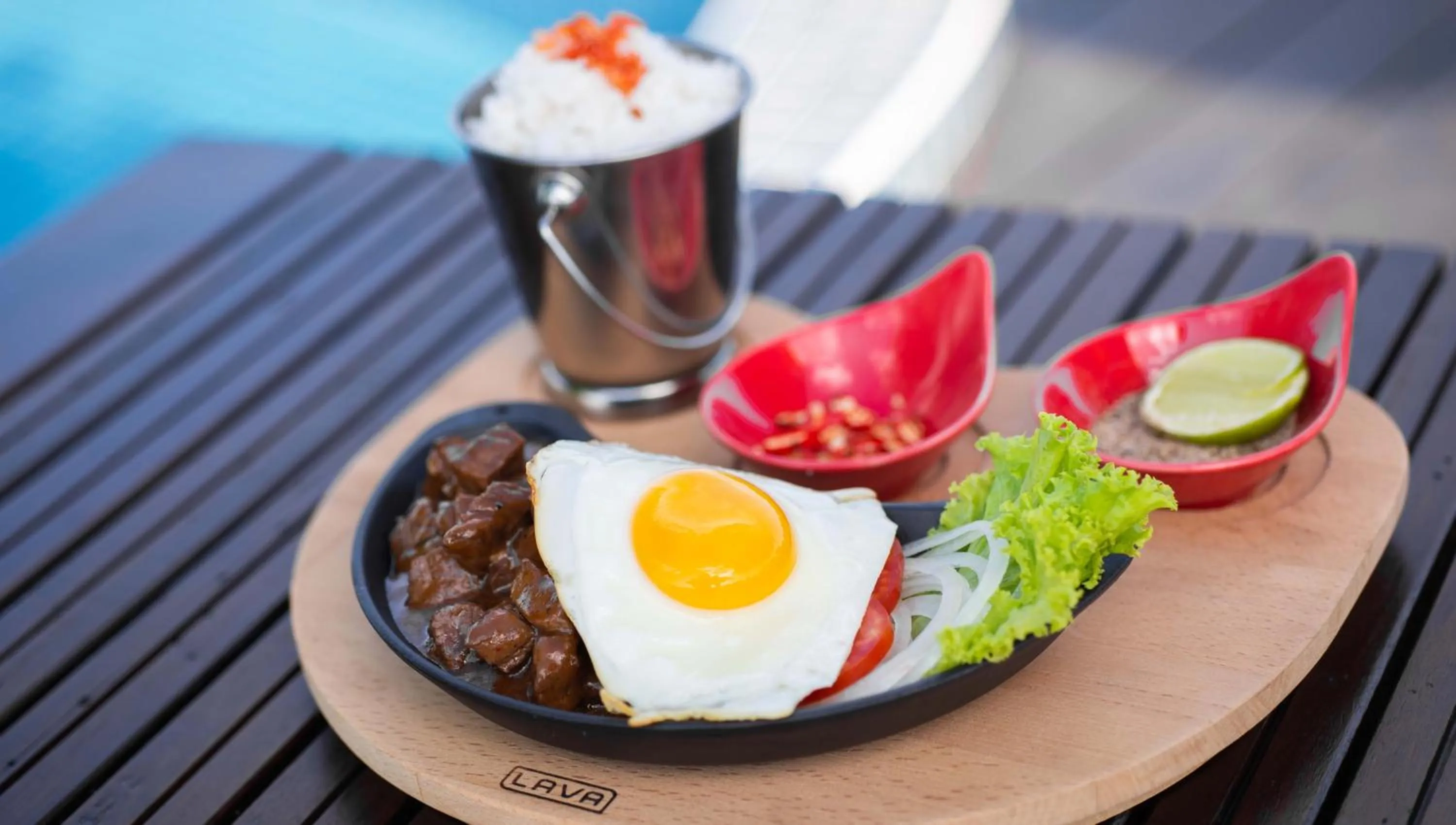 Food in The Twizt - Lifestyle Hostel & Hotel