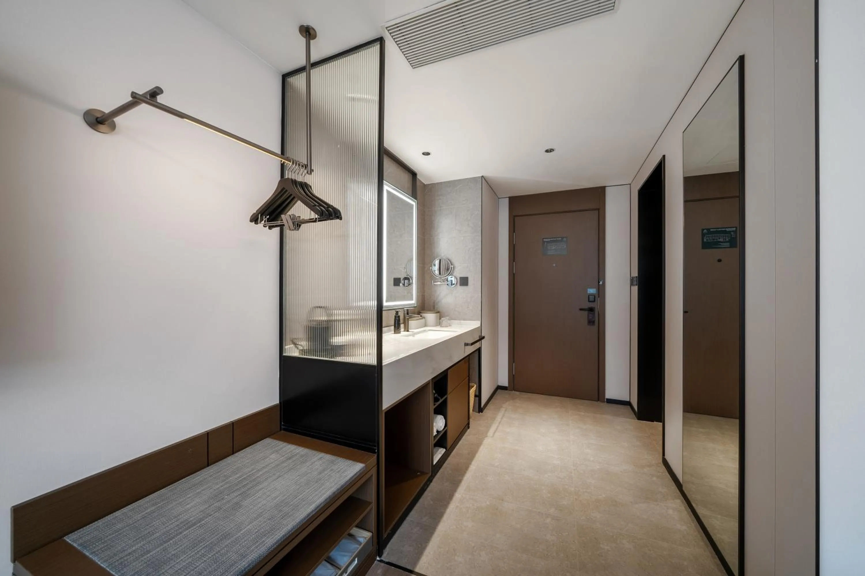 Property building in Atour Hotel Chengdu Wuhou Temple Kuan Zhai Alleys