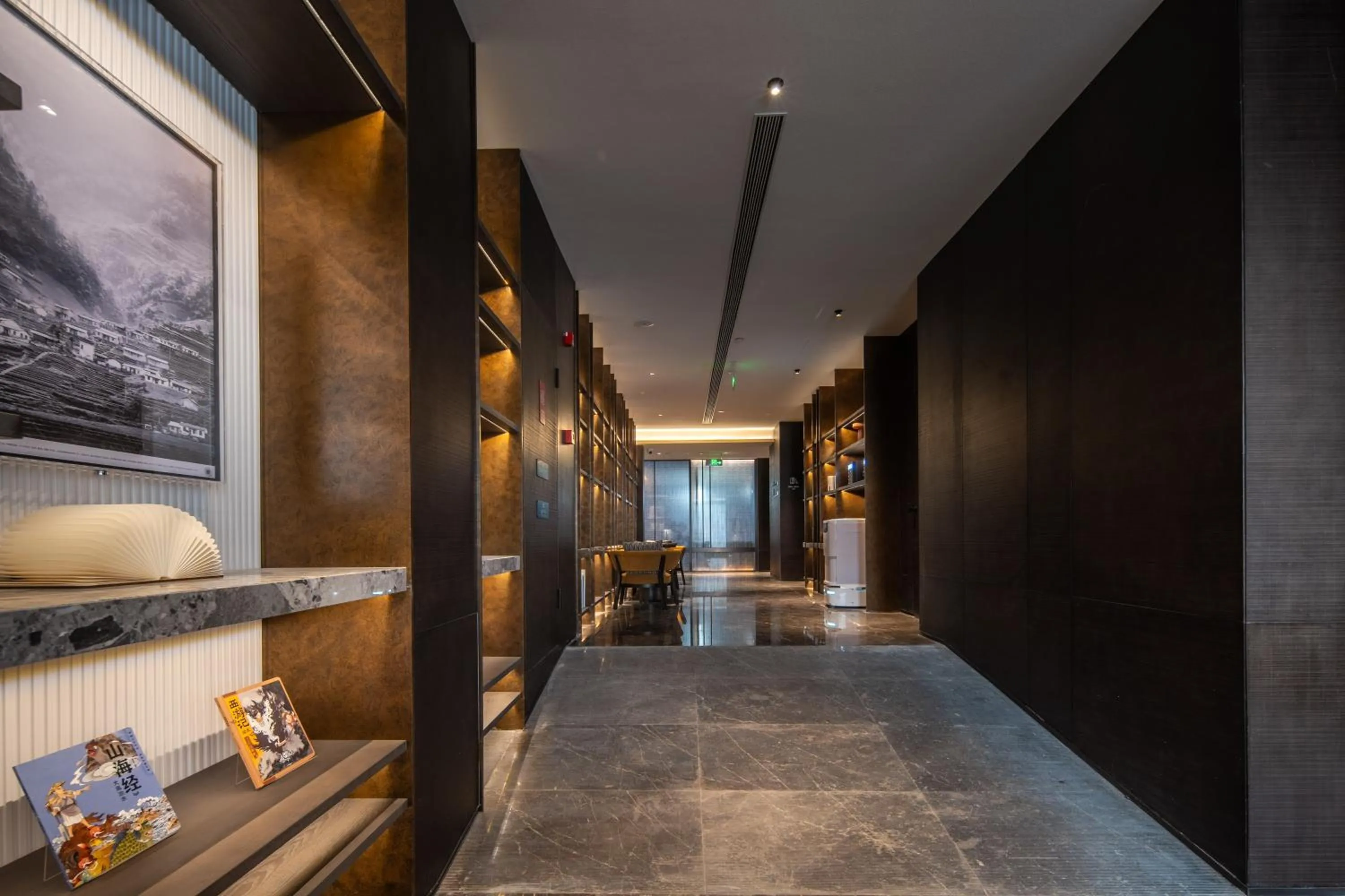 Property building in Atour Hotel Chengdu Wuhou Temple Kuan Zhai Alleys