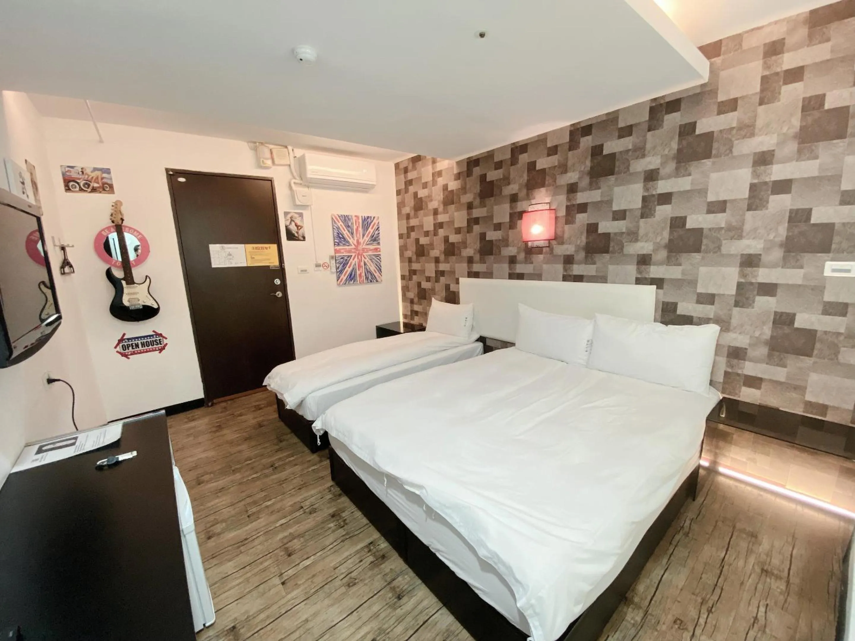 Triple Room with Mountain View in Love River Inn 愛河日央