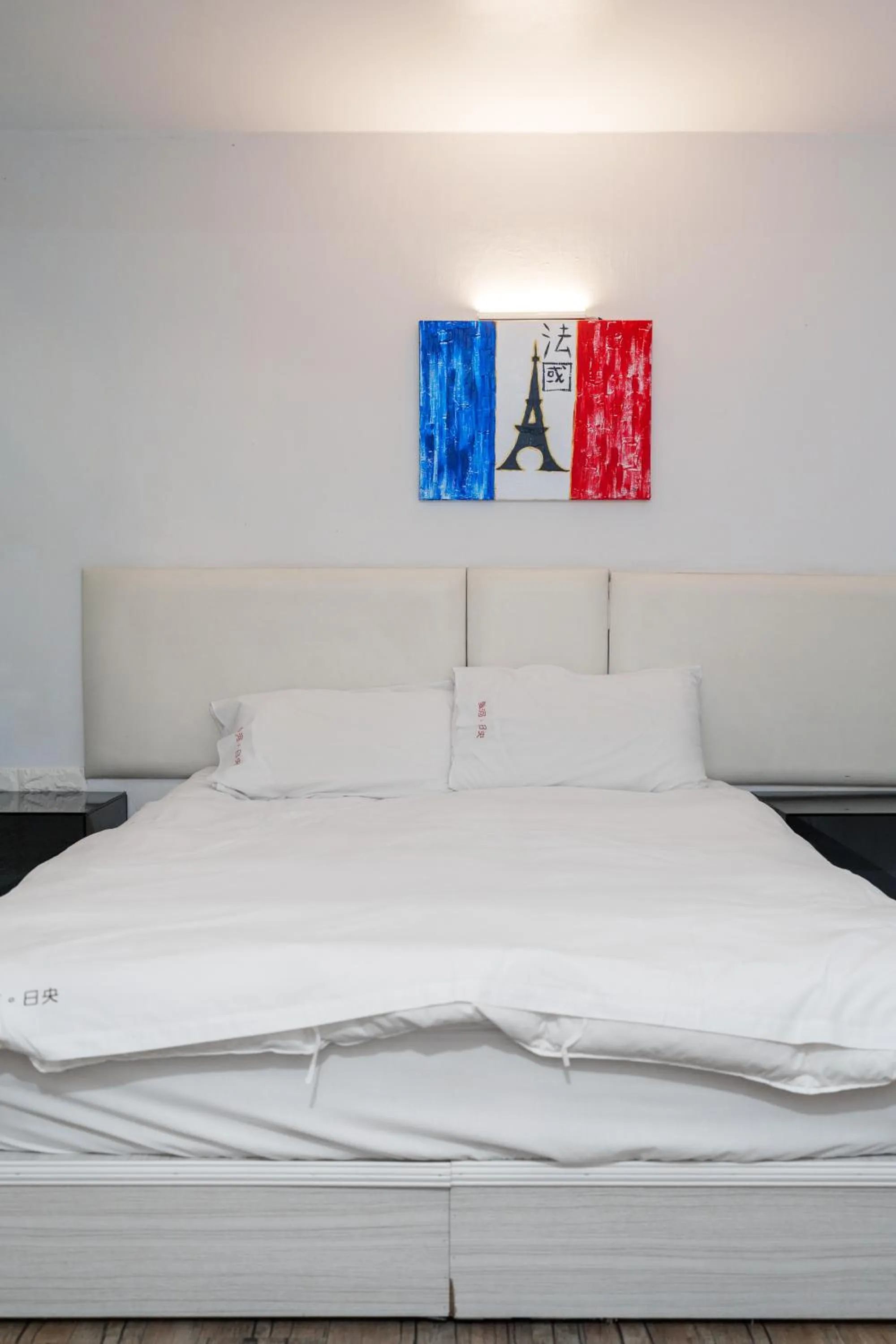 Bedroom, Bed in Love River Inn 愛河日央