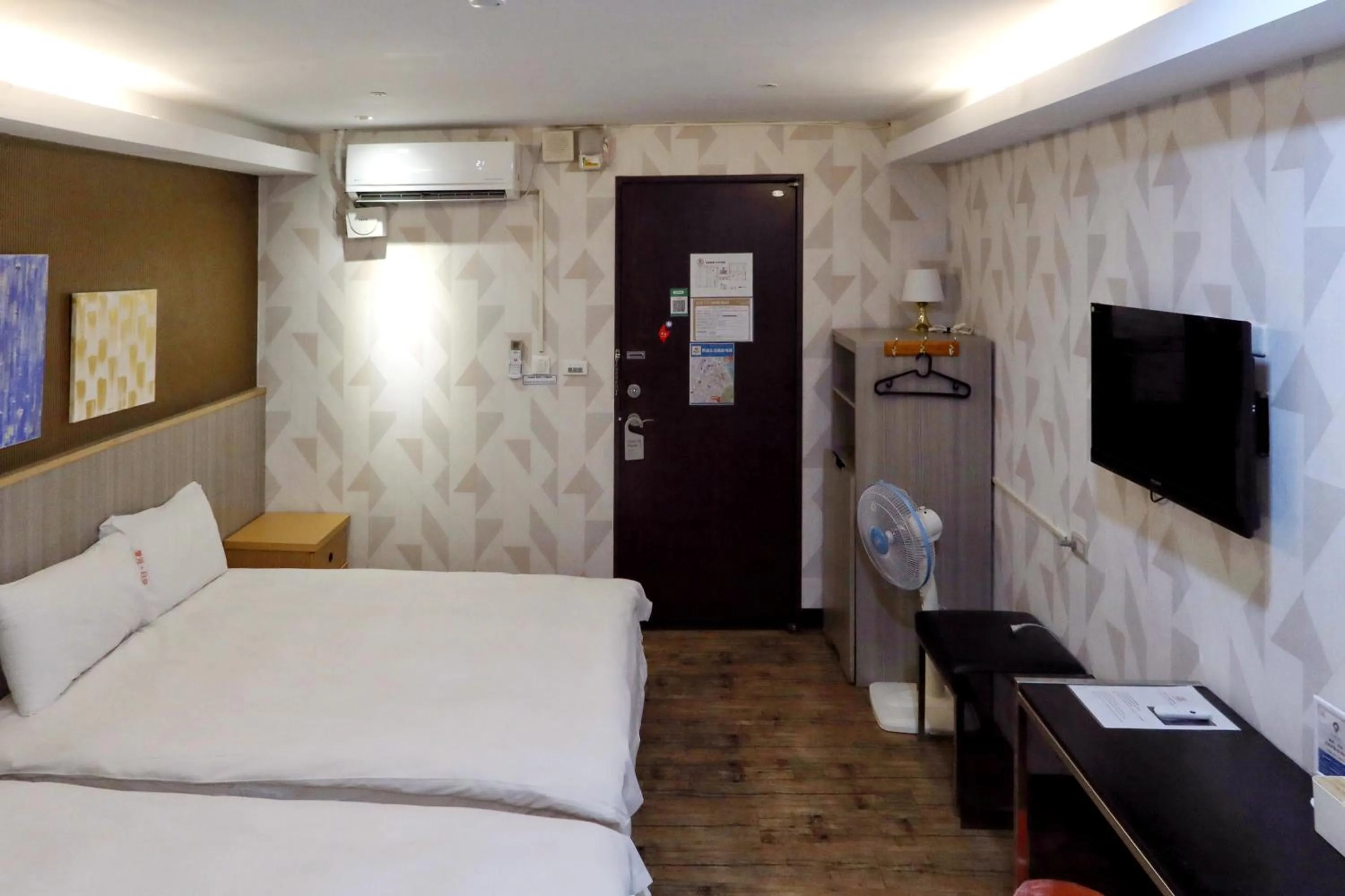 Bedroom, Bed in Love River Inn 愛河日央