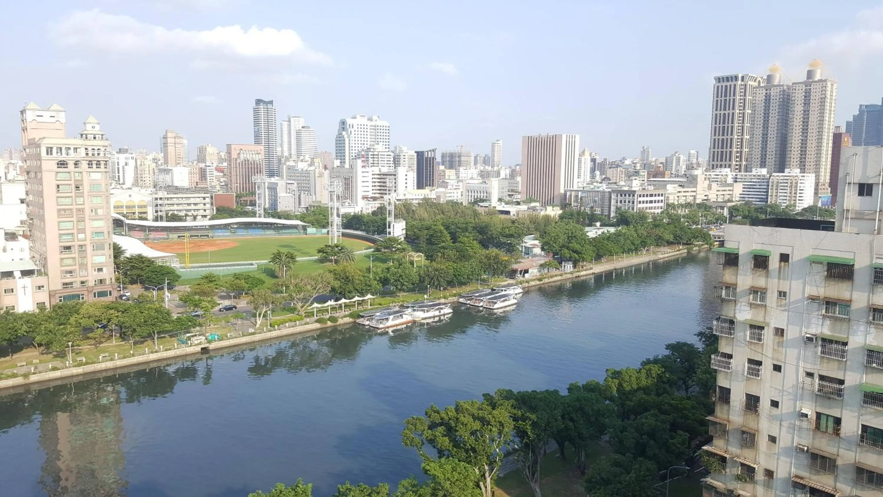 Property building in Love River Inn 愛河日央