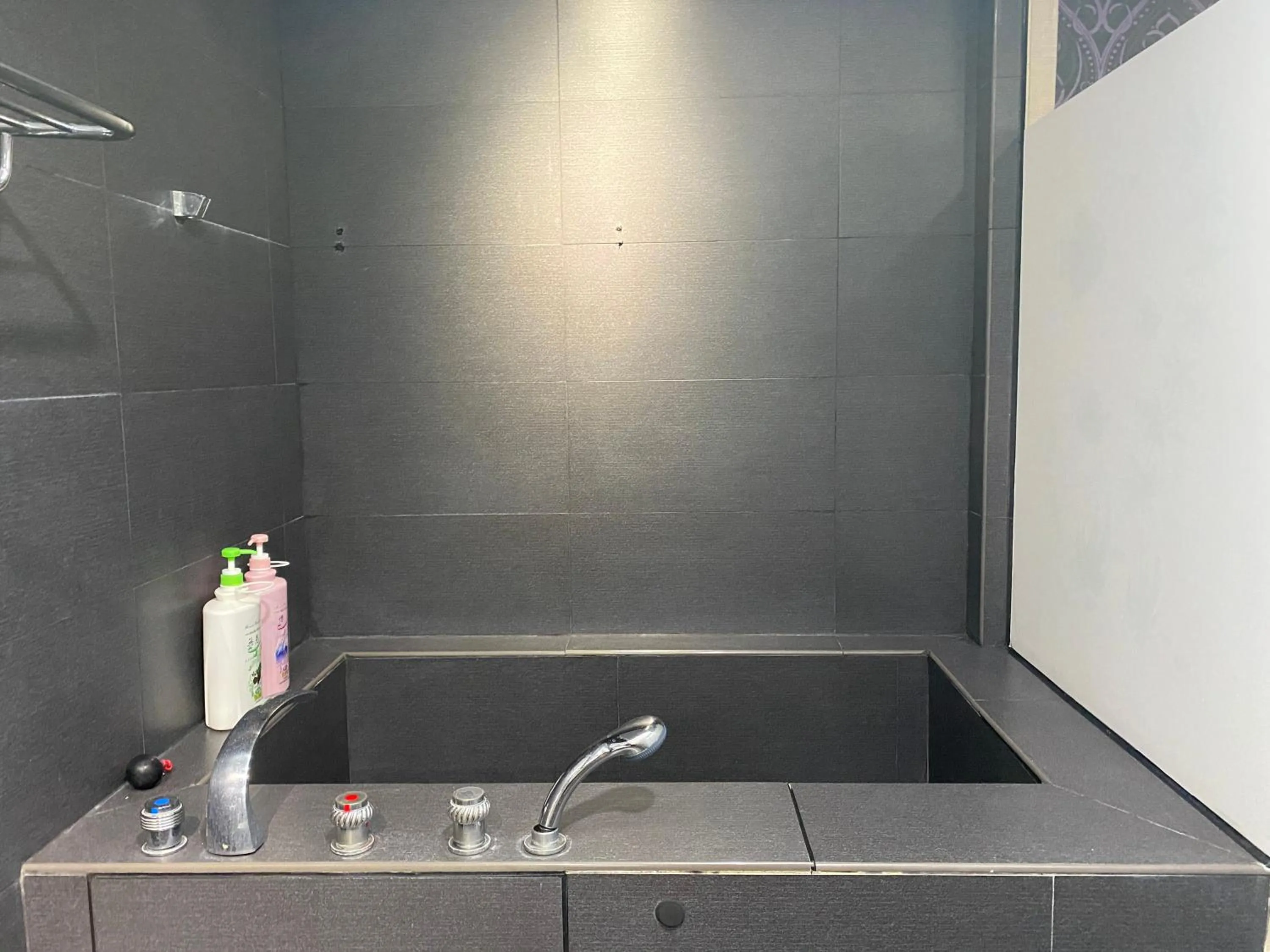 Bathroom in Love River Inn 愛河日央