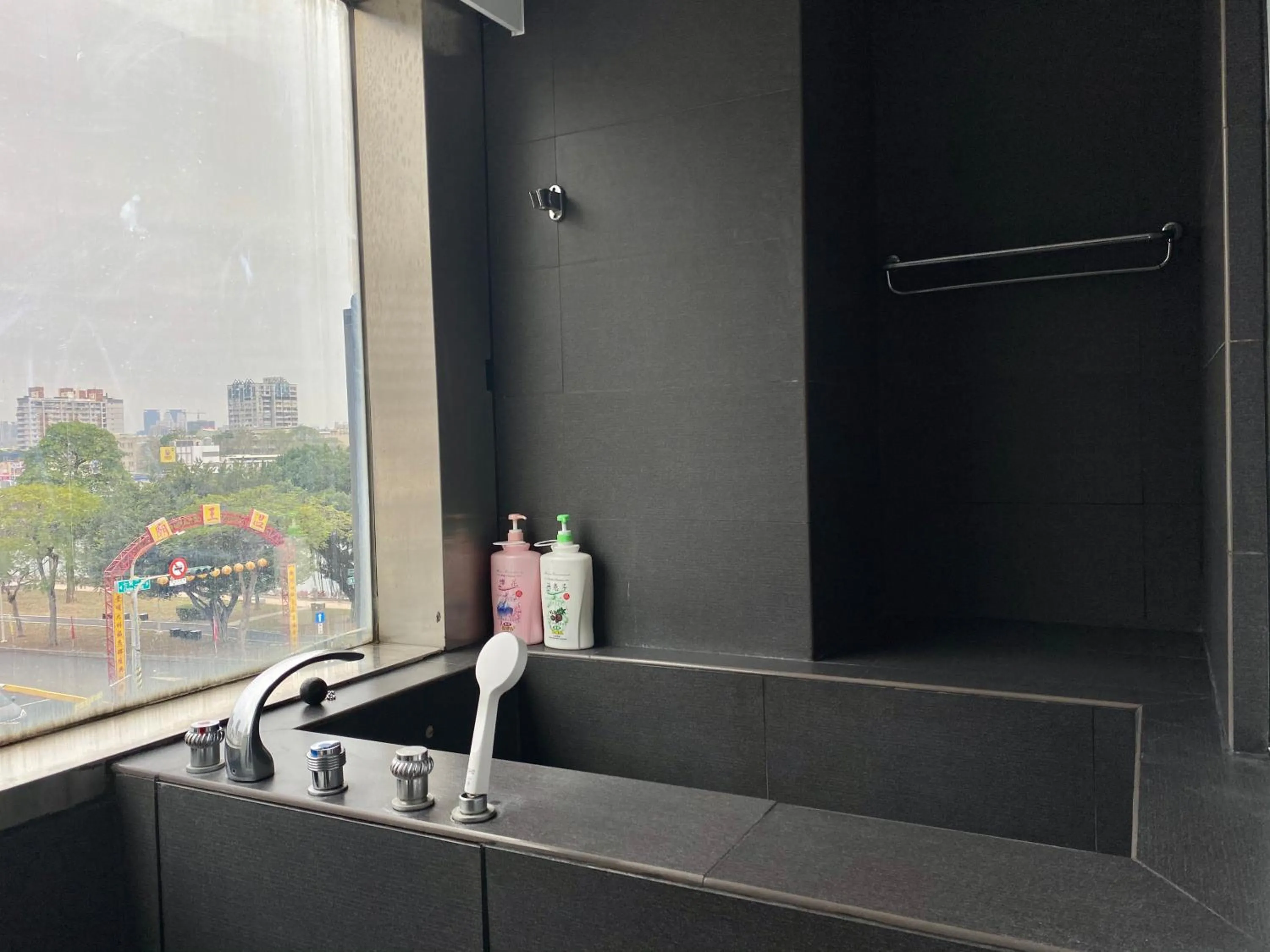 Bathroom in Love River Inn 愛河日央