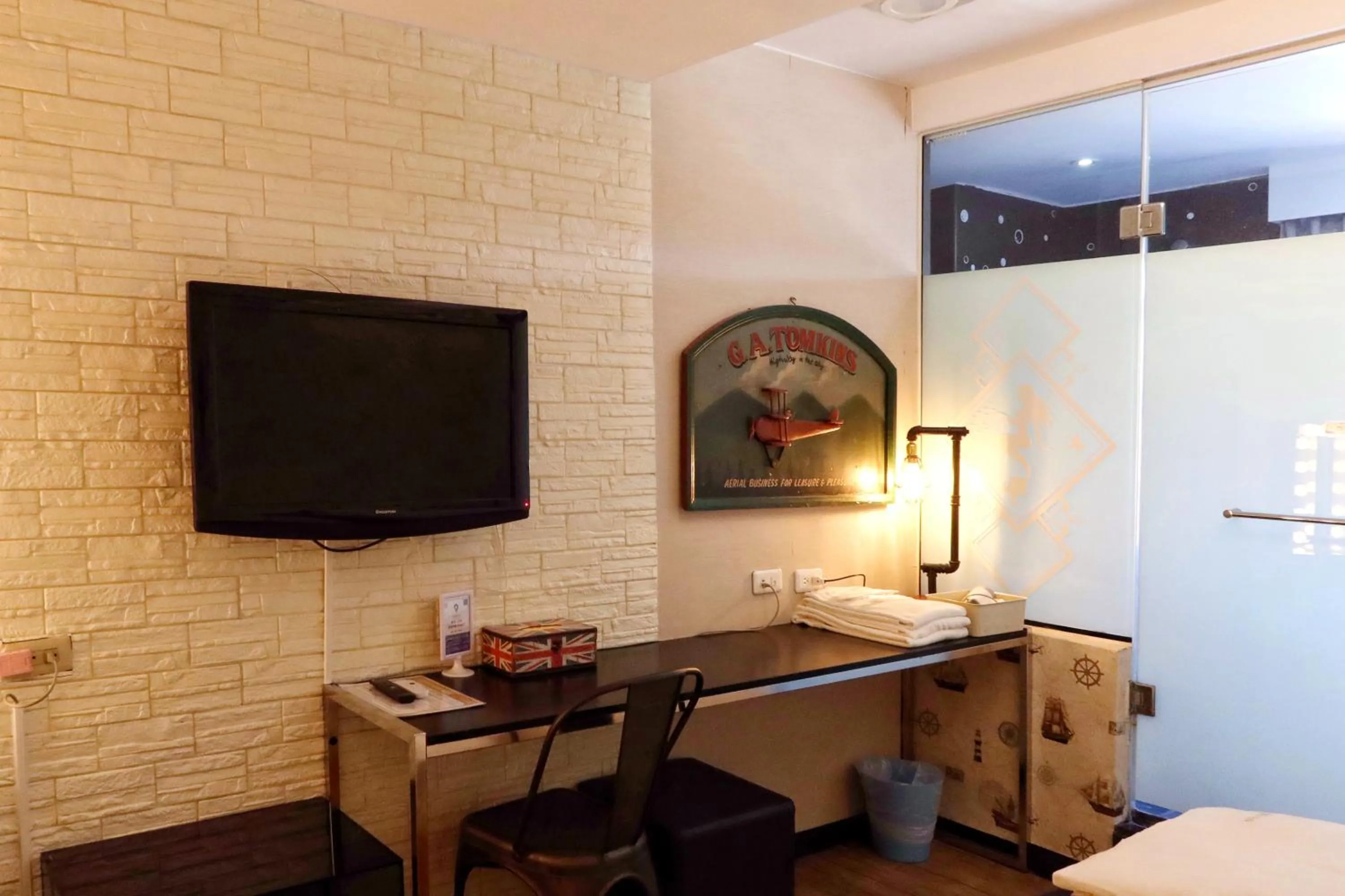 TV and multimedia, Bed in Love River Inn 愛河日央