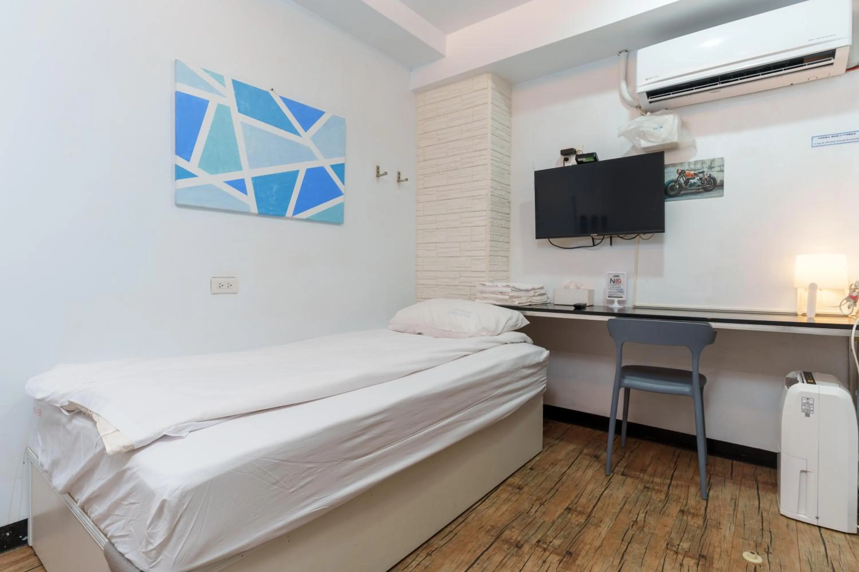 Bedroom, Bed in Love River Inn 愛河日央