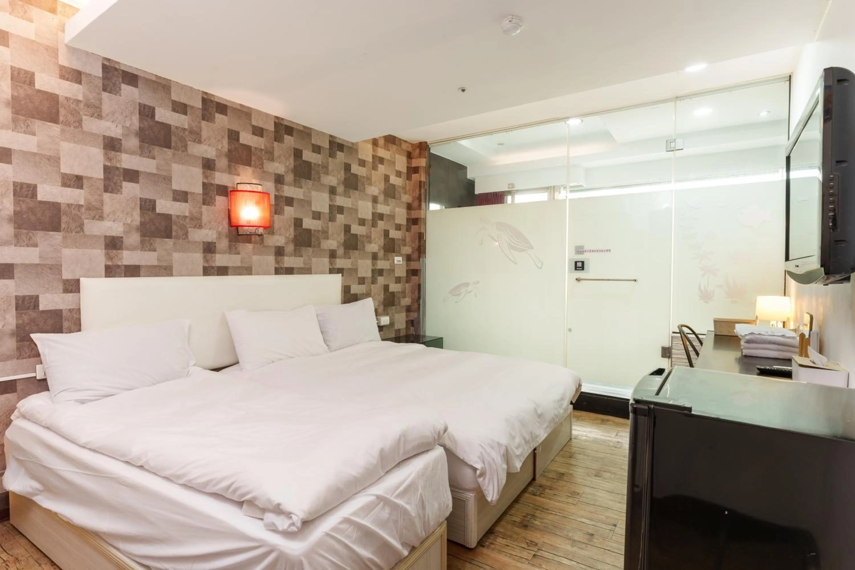 Bedroom, Bed in Love River Inn 愛河日央