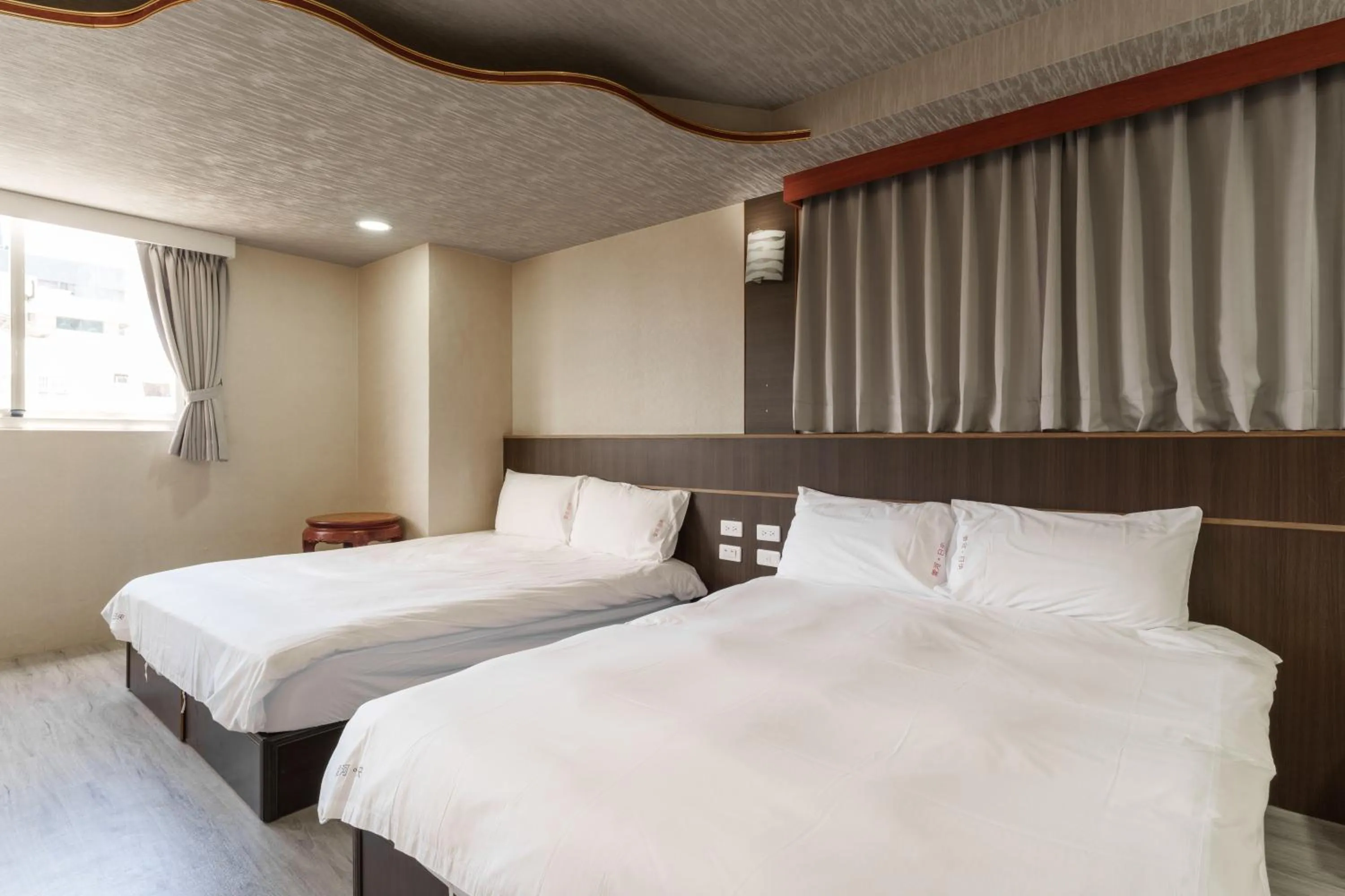 Bedroom, Bed in Love River Inn 愛河日央