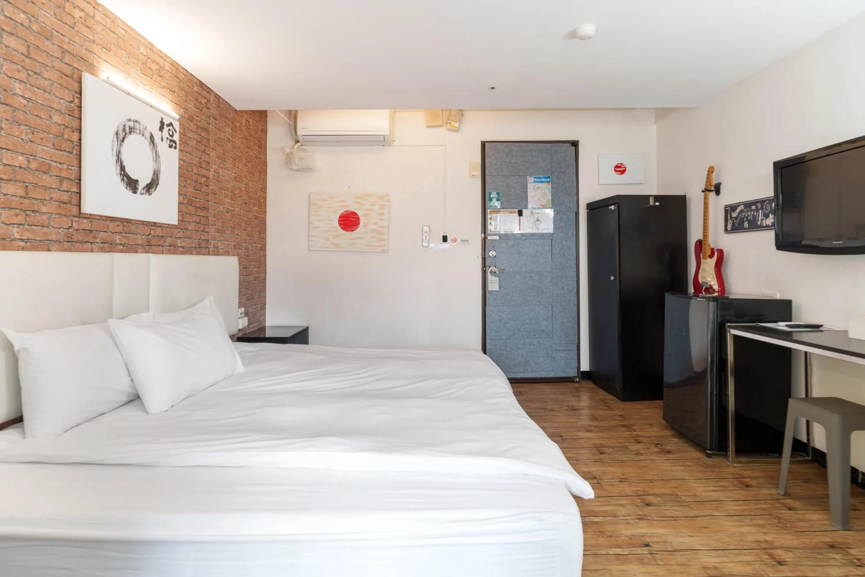 Bedroom, Bed in Love River Inn 愛河日央