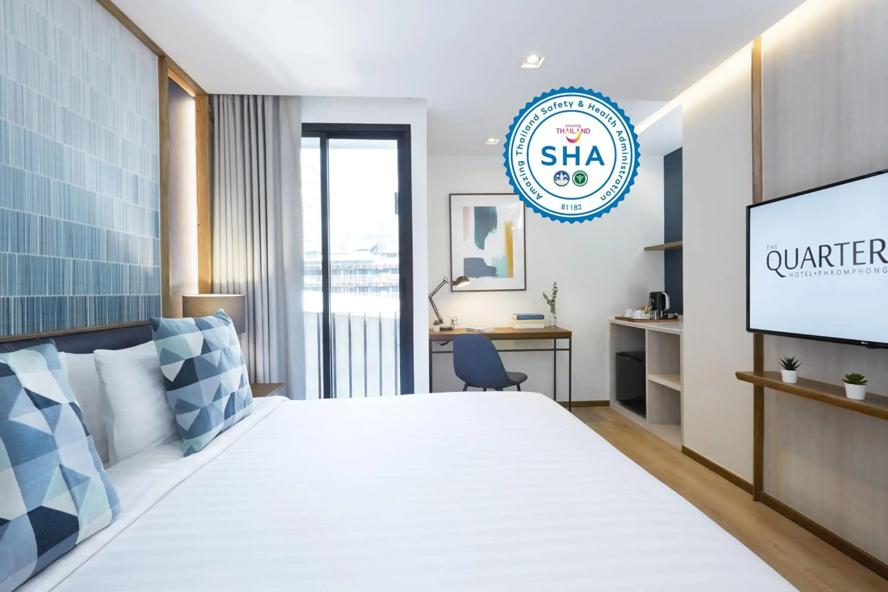 Superior King Room - No Balcony in The Quarter Phromphong by UHG Superior King Room - No Balcony in The Quarter Phromphong by UHG