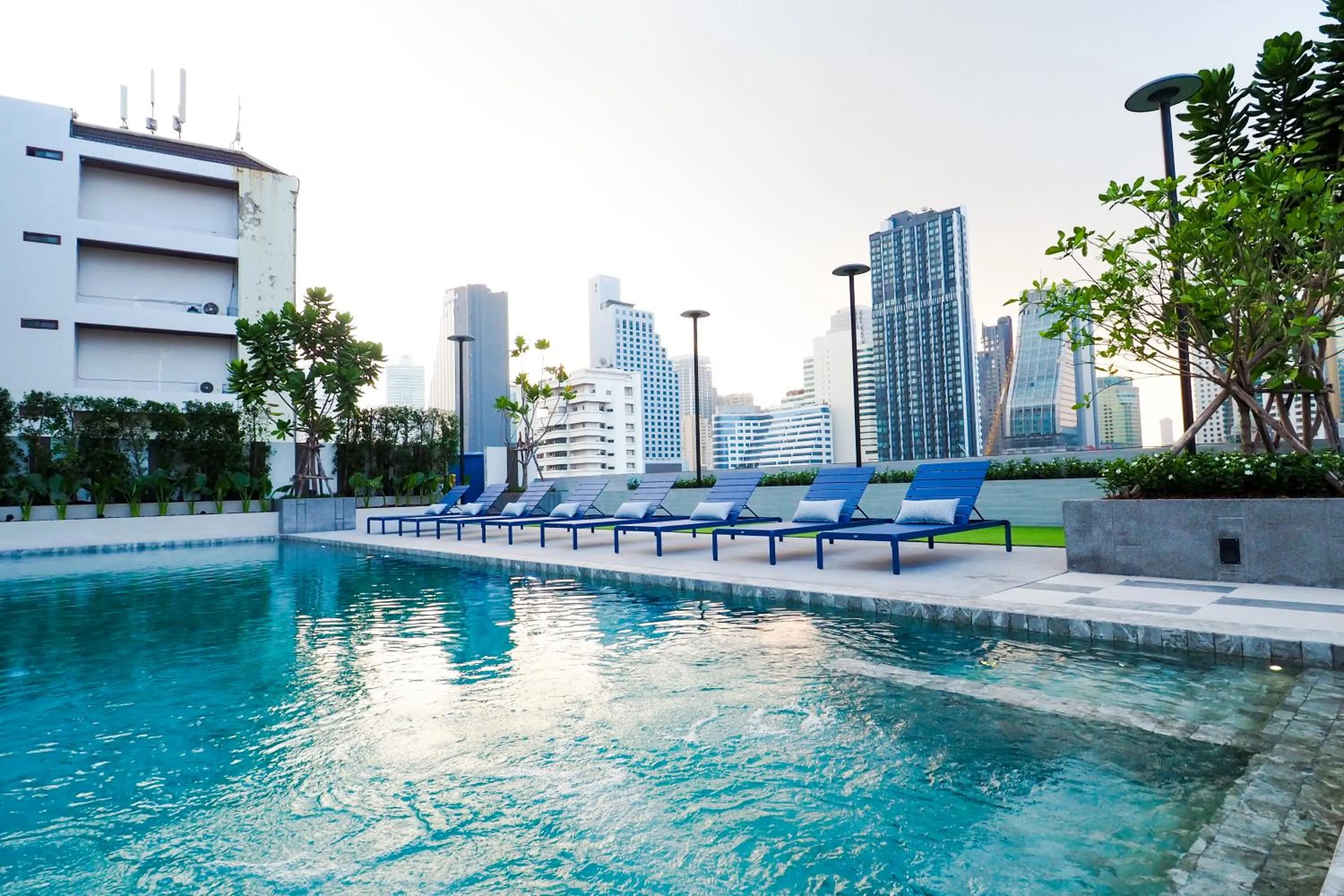 Swimming pool in The Quarter Phromphong by UHG