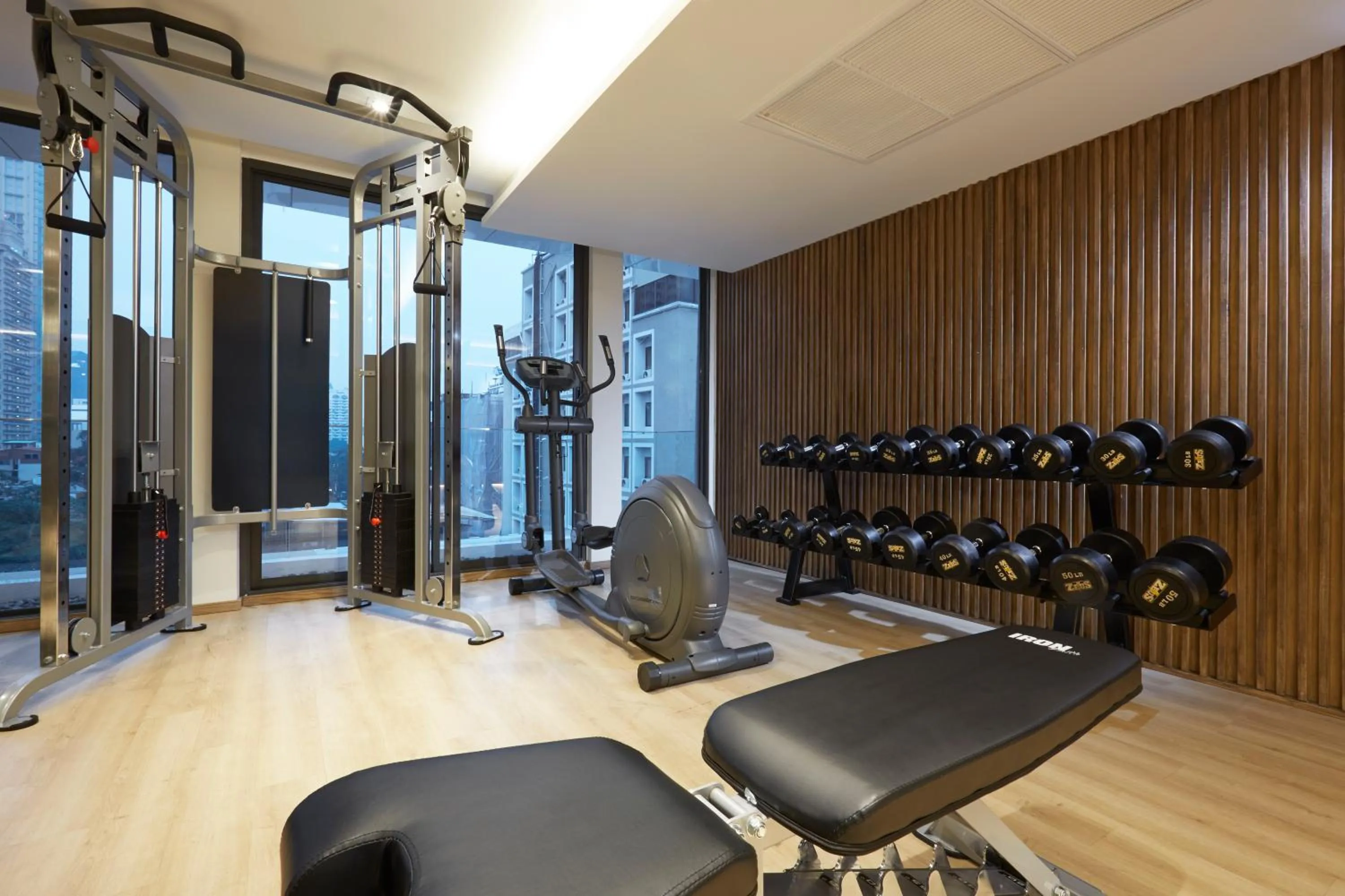 Fitness centre/facilities in The Quarter Phromphong by UHG