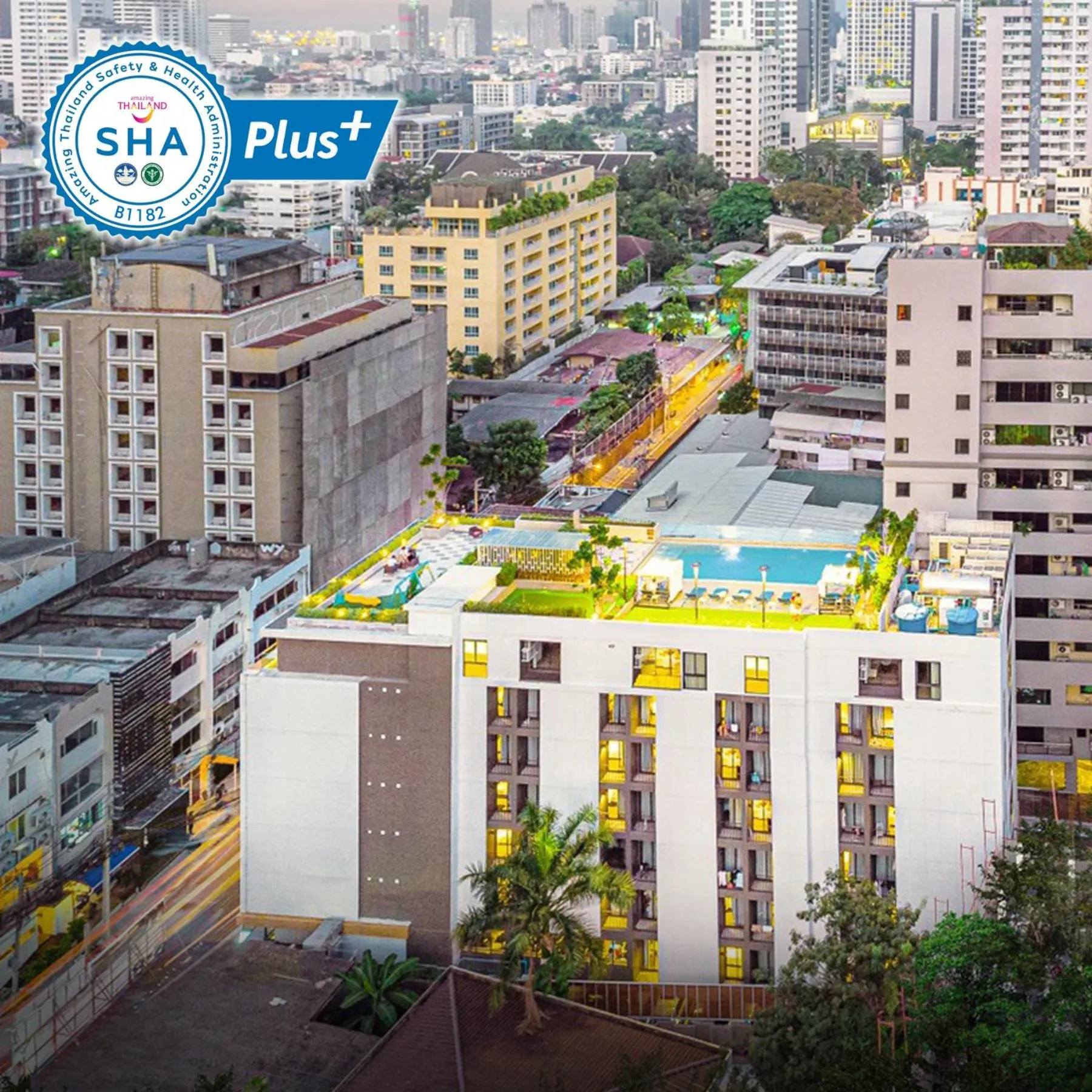Pool view in The Quarter Phromphong by UHG