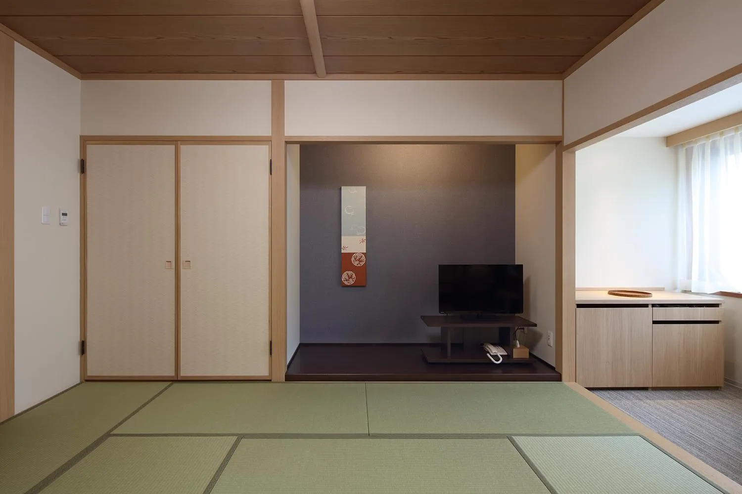 Photo of the whole room in Dai-ichi Takimotokan
