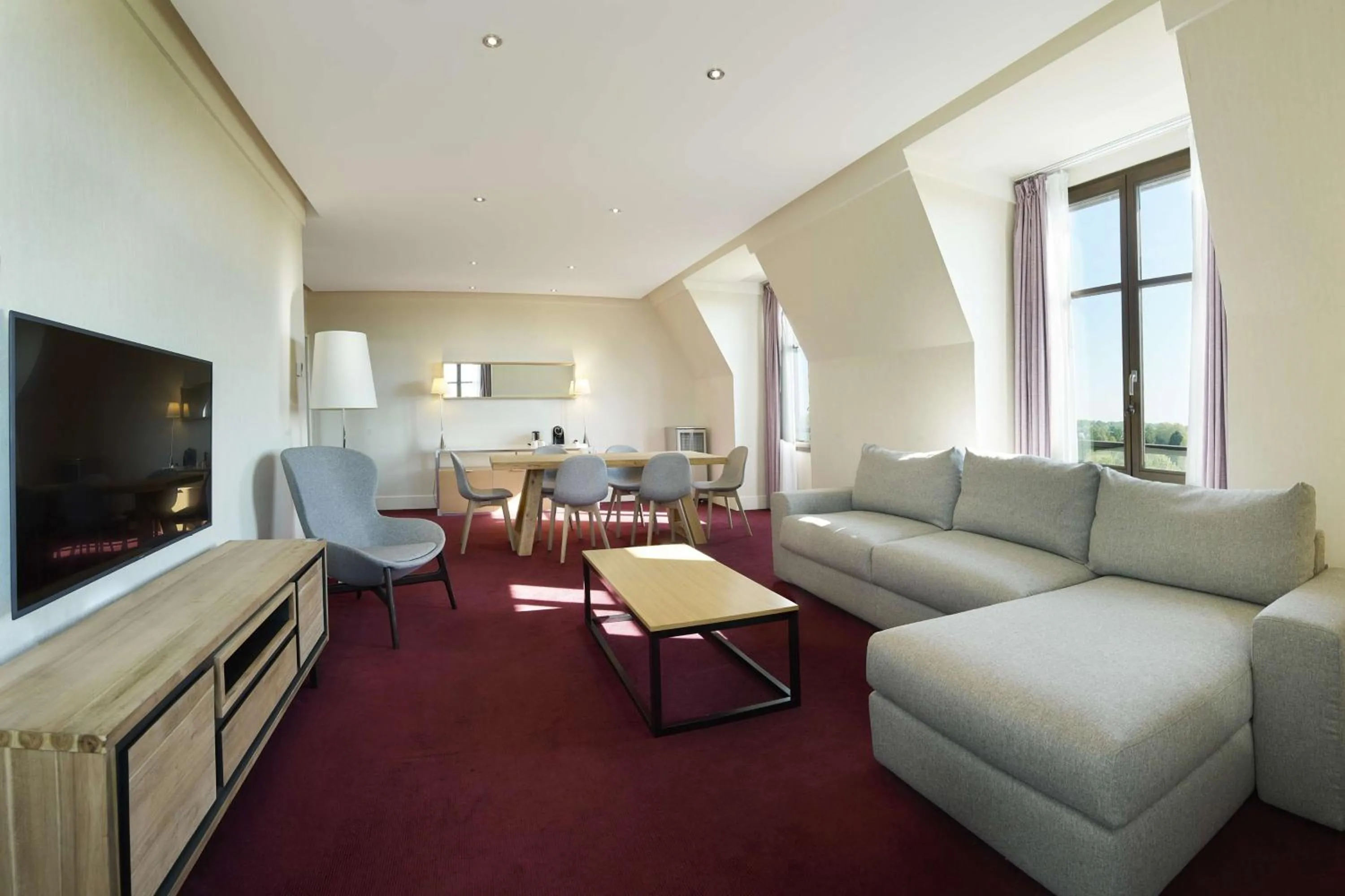 Photo of the whole room in Radisson Blu Hotel Paris, Marne-la-Vallée