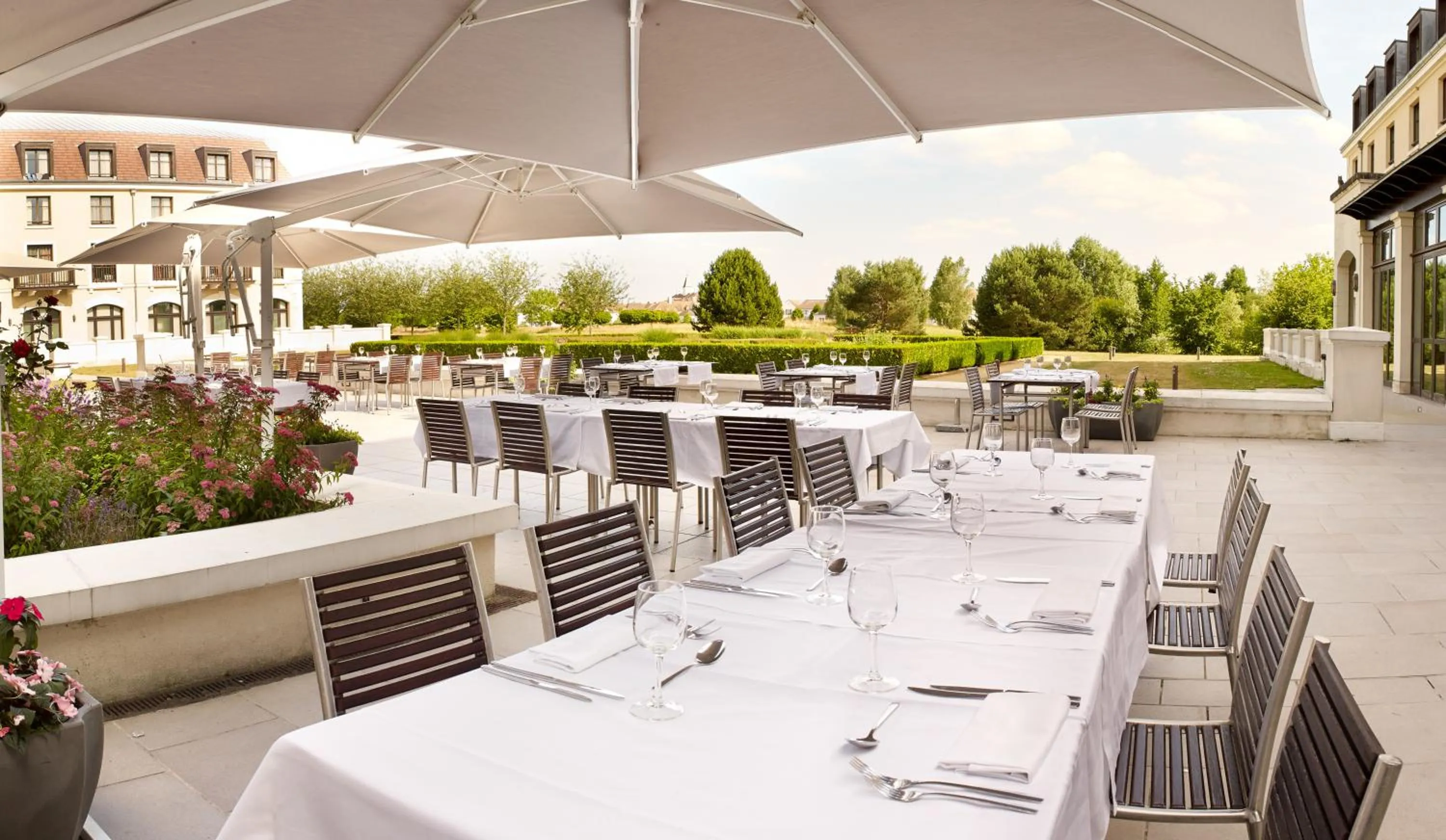 Patio in Radisson Blu Hotel Paris, Marne-la-Vallée