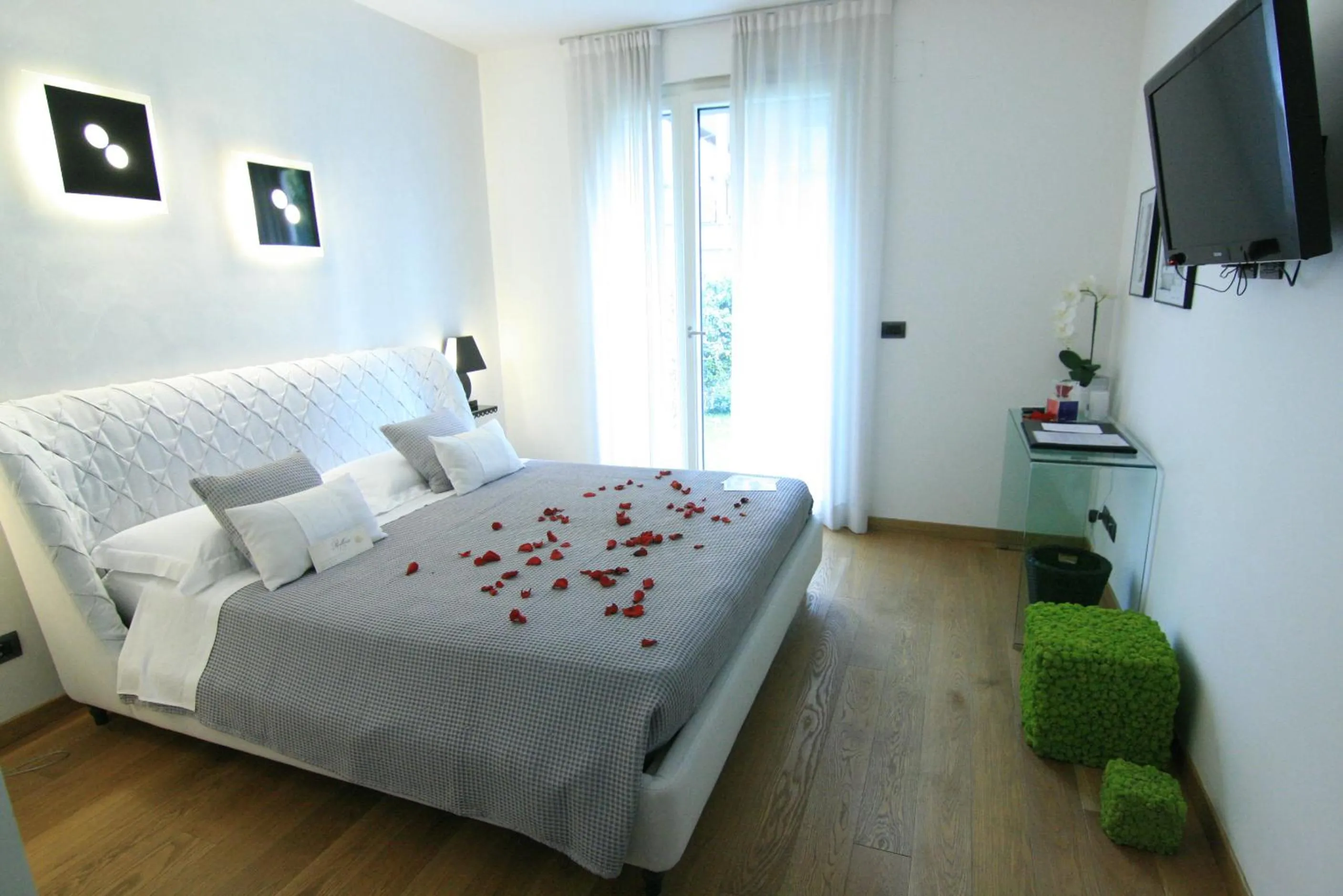 Photo of the whole room, Bed in Experience Design Bed&Show