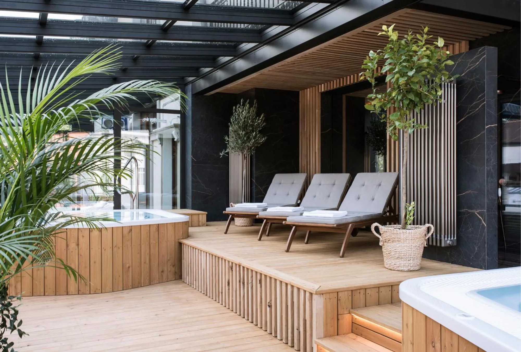 Hot Tub in Aparthotel Cristina