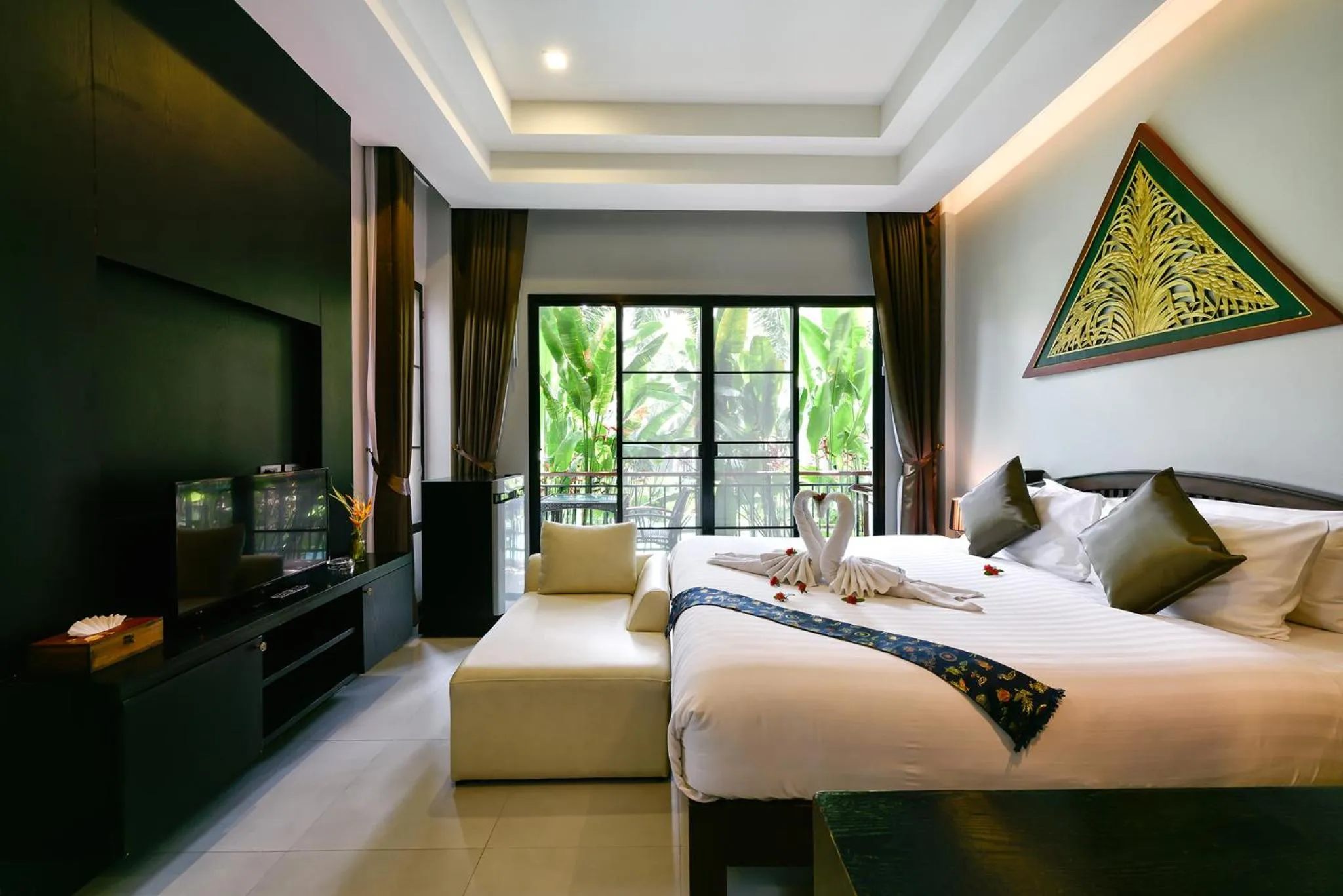 Photo of the whole room, Bed in Coco Paradiso Phuket SHA