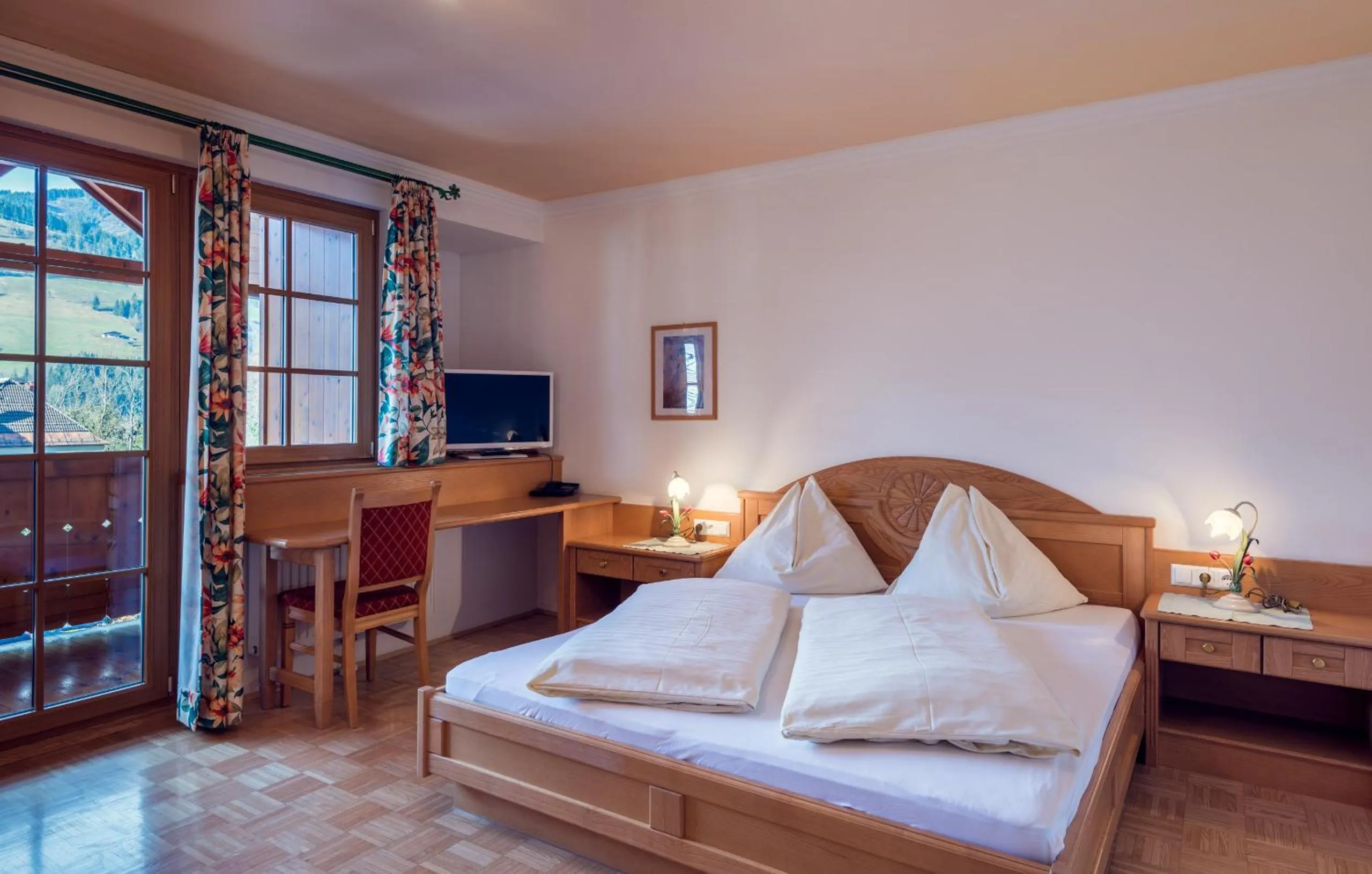 Bedroom, Bed in Hotel Restaurant Stöcklwirt