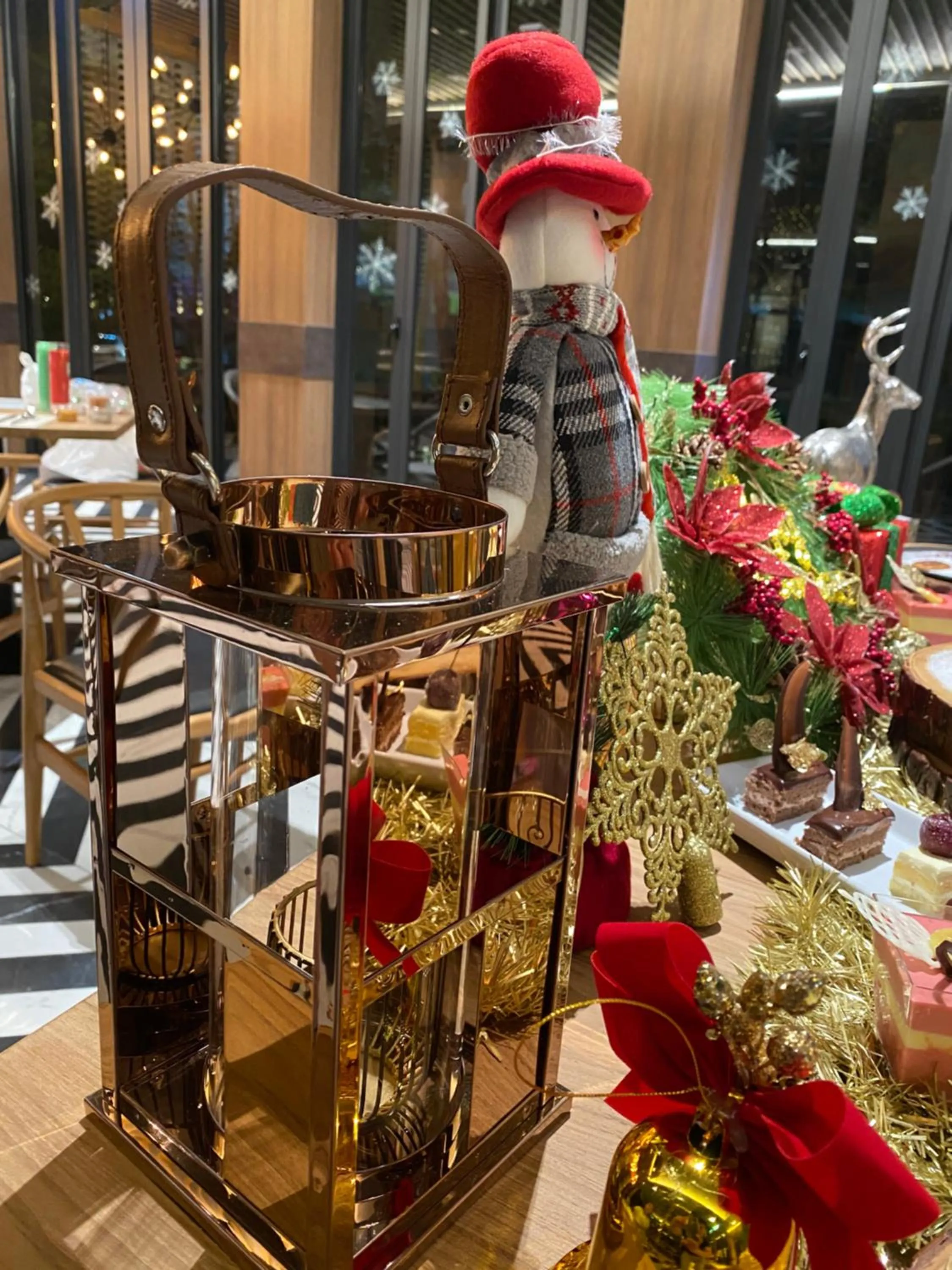 Food and drinks in The Teak Hotel