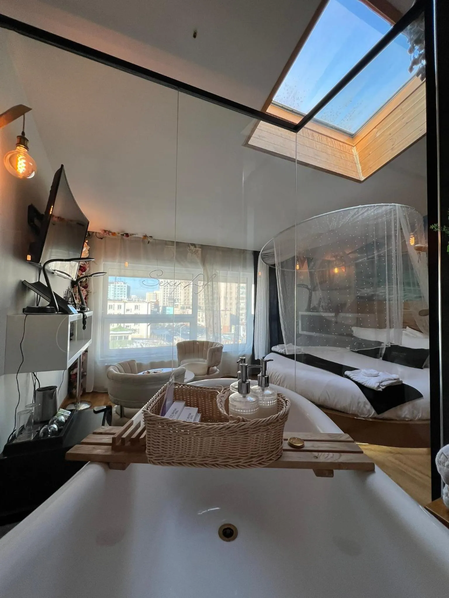 Property building, Bed in Nomado Boutique Hotel