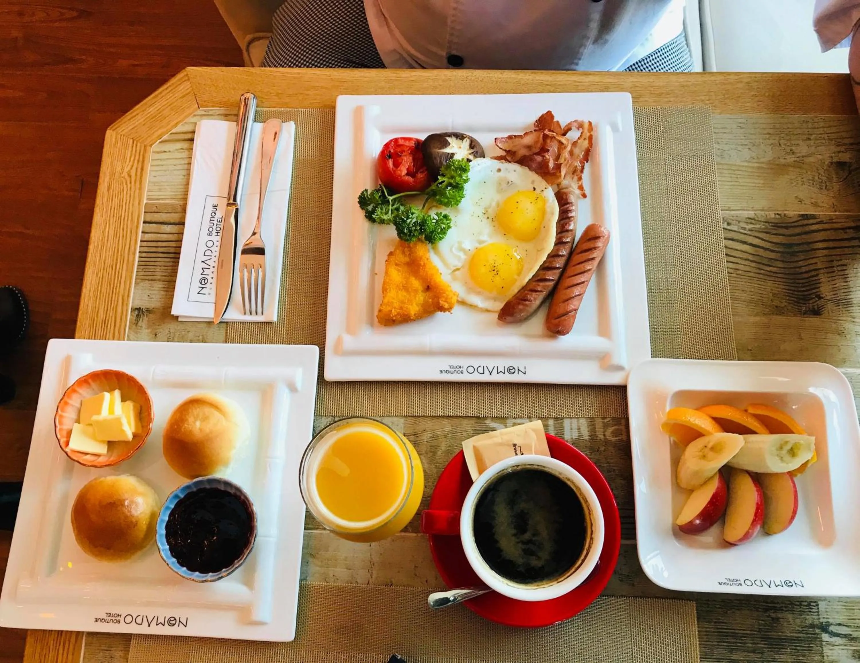 English/Irish breakfast in Nomado Boutique Hotel