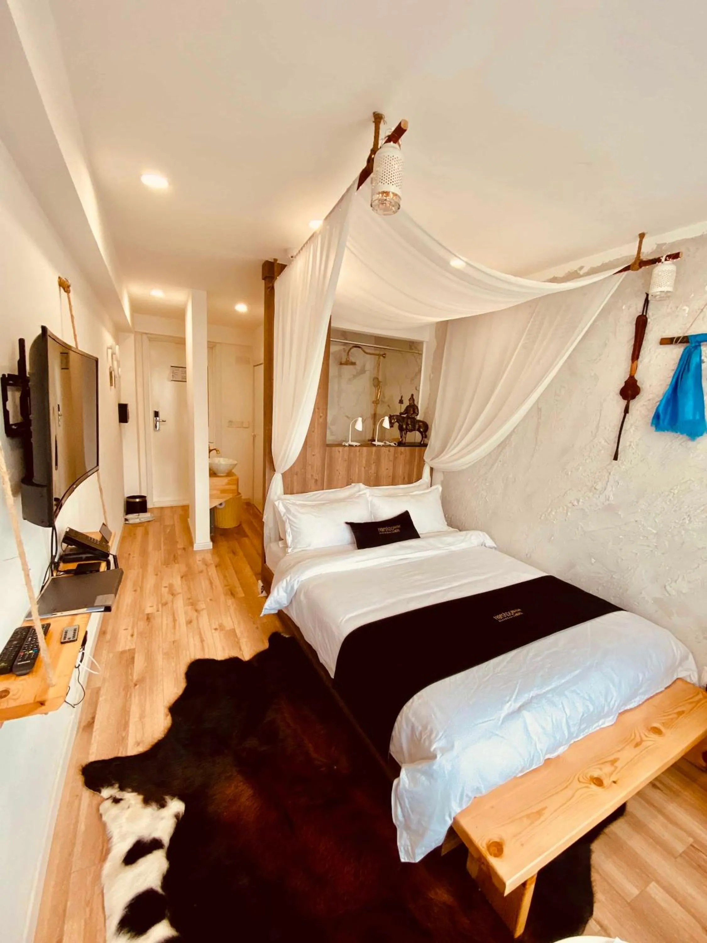 Photo of the whole room, Bed in Nomado Boutique Hotel