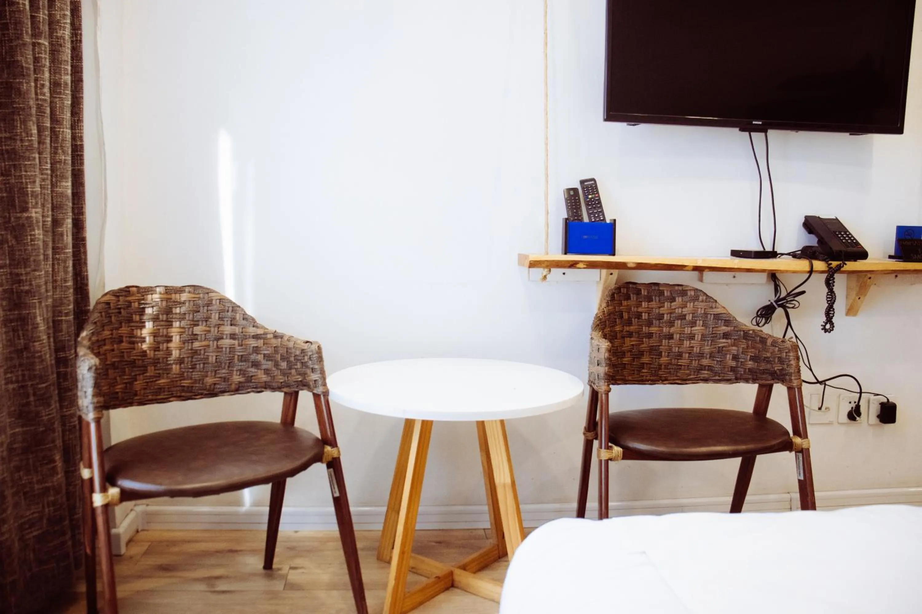 TV and multimedia in Nomado Boutique Hotel