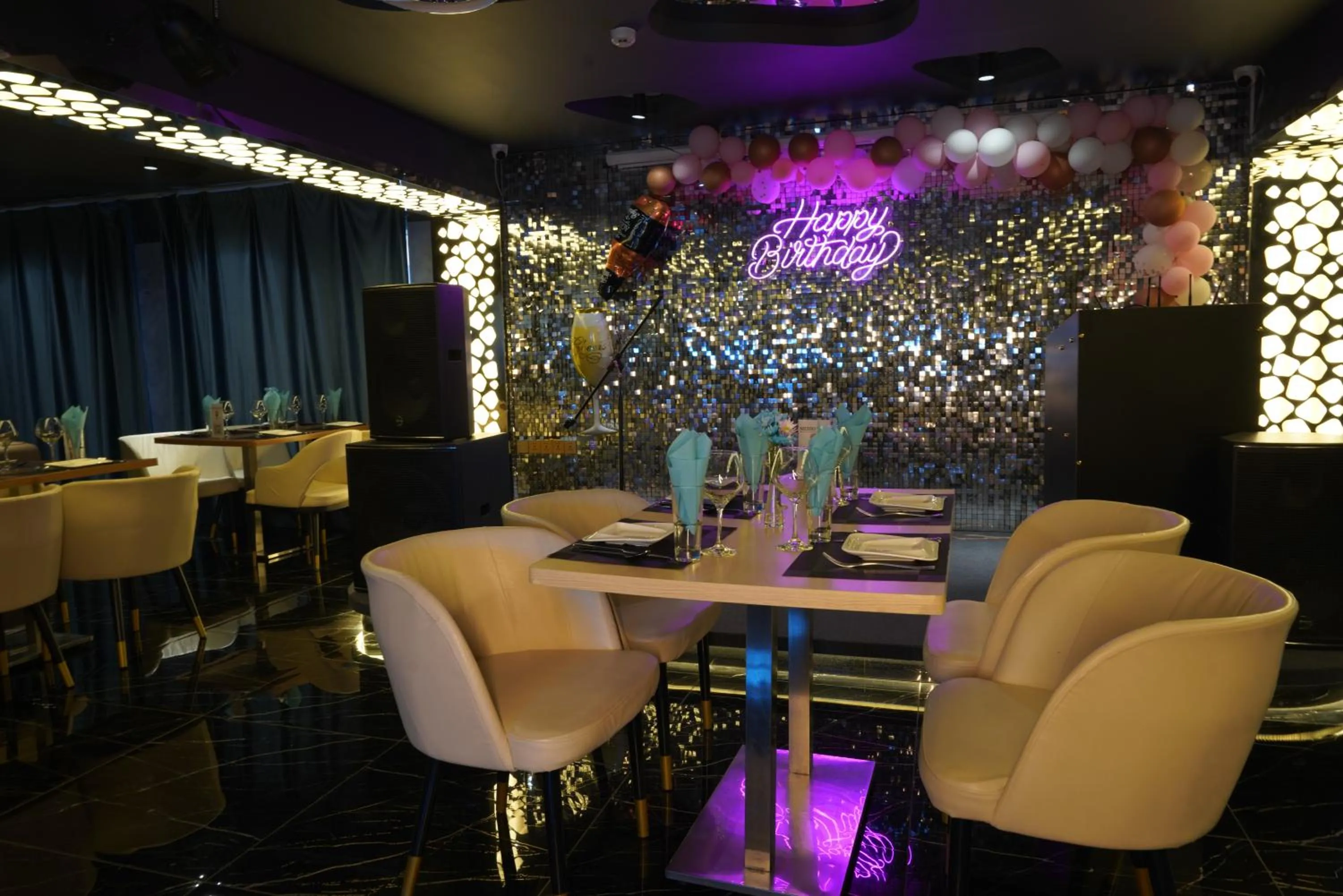 Restaurant/places to eat in Nomado Boutique Hotel