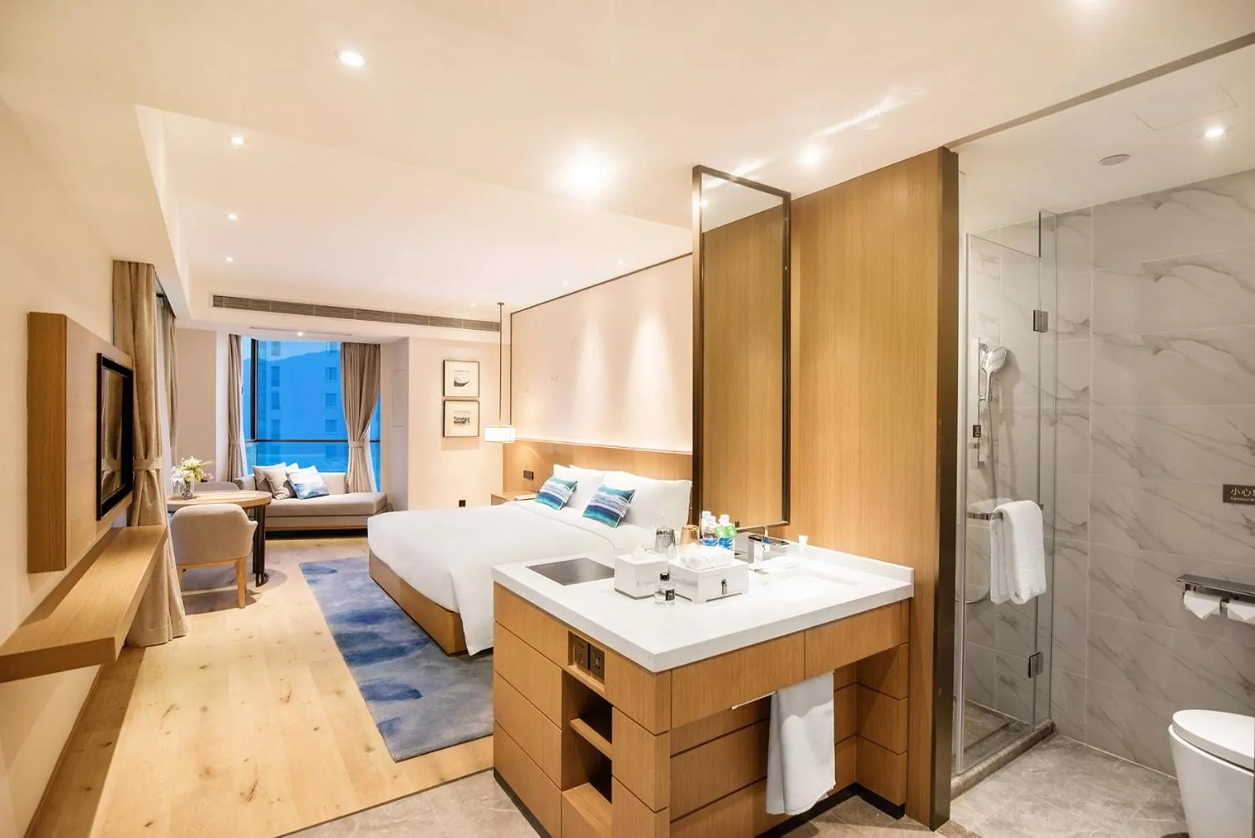 Bathroom, Bed in Argyle Resort Dali Yueyun