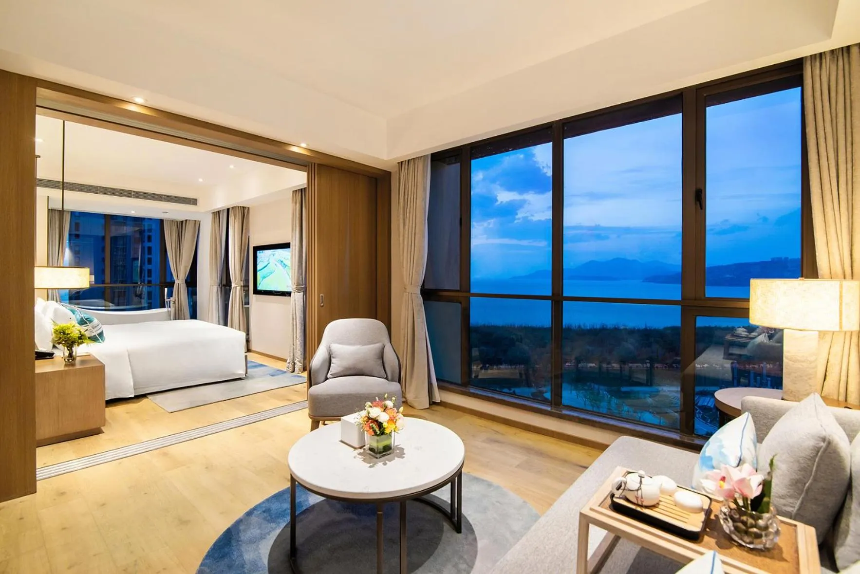 Living room, Bed in Argyle Resort Dali Yueyun