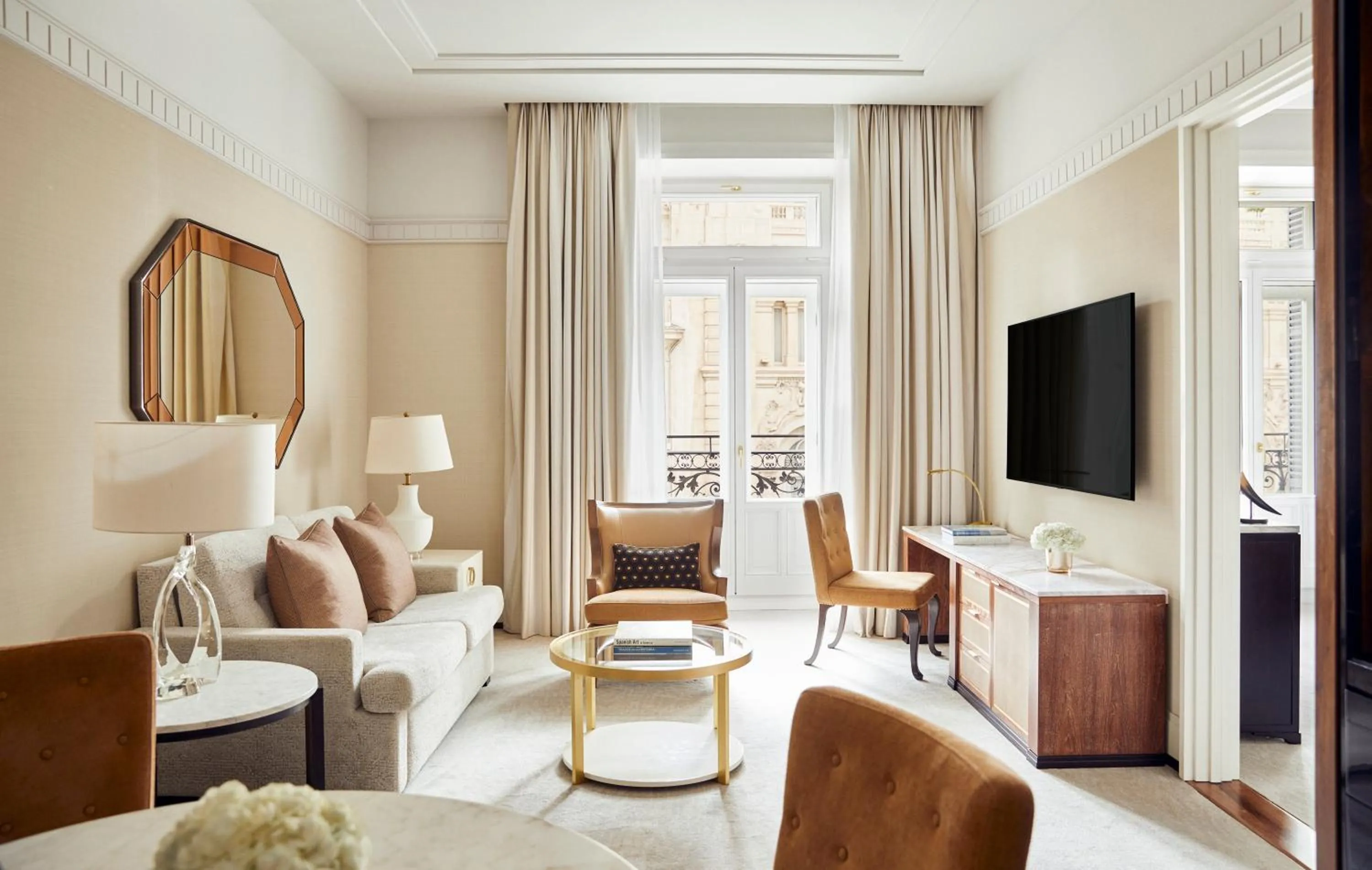 Bedroom in Four Seasons Hotel Madrid