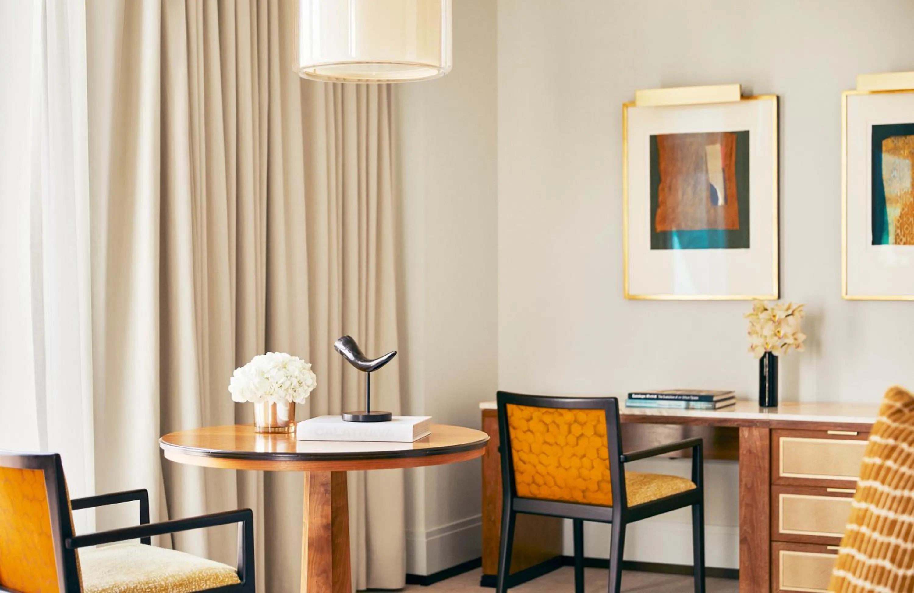 Living room in Four Seasons Hotel Madrid