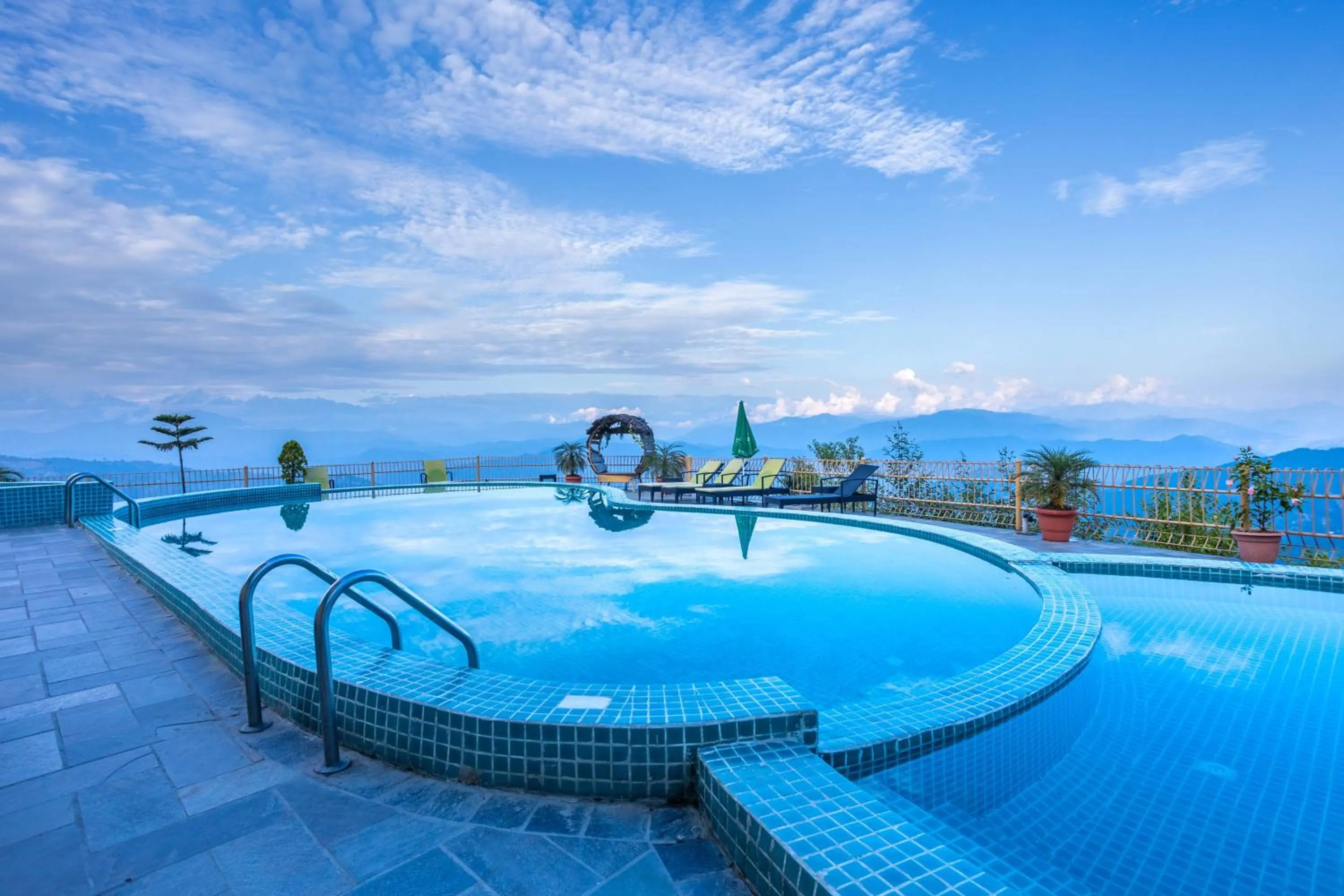 Swimming pool in Aagantuk Resort