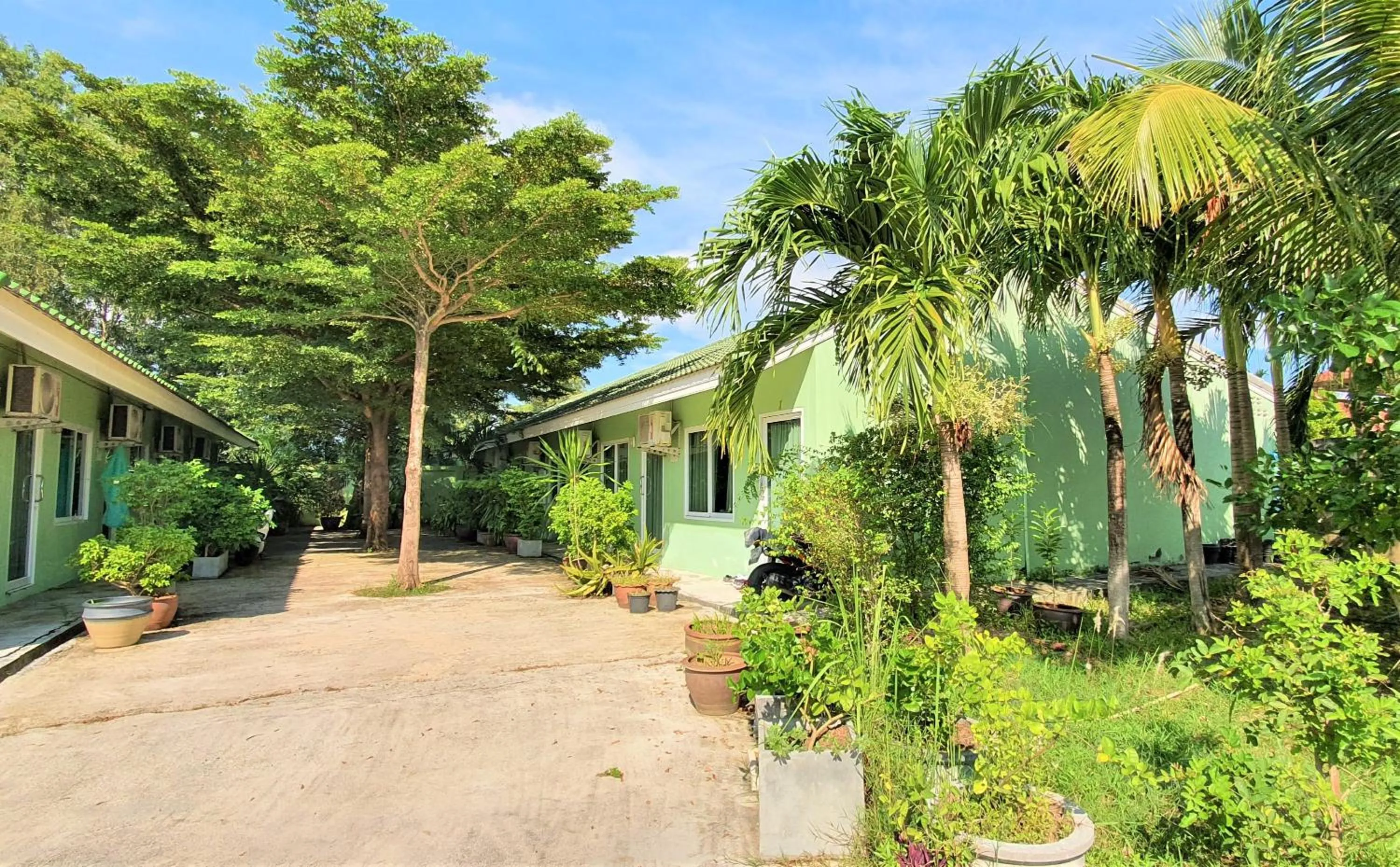 Property building in Chalong Stay Well by Palai Seafood