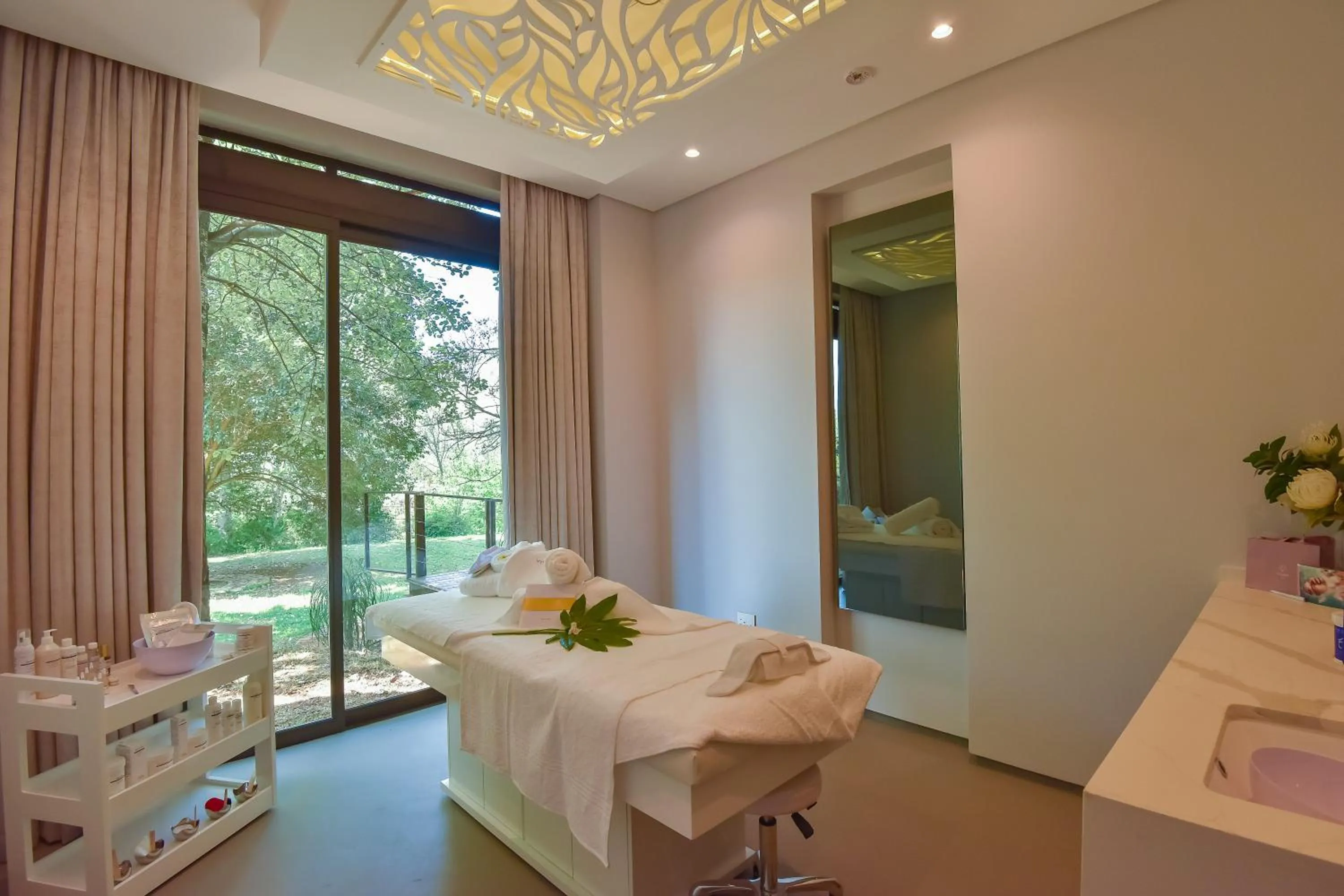 Massage in Vivari Hotel and Spa by Mantis