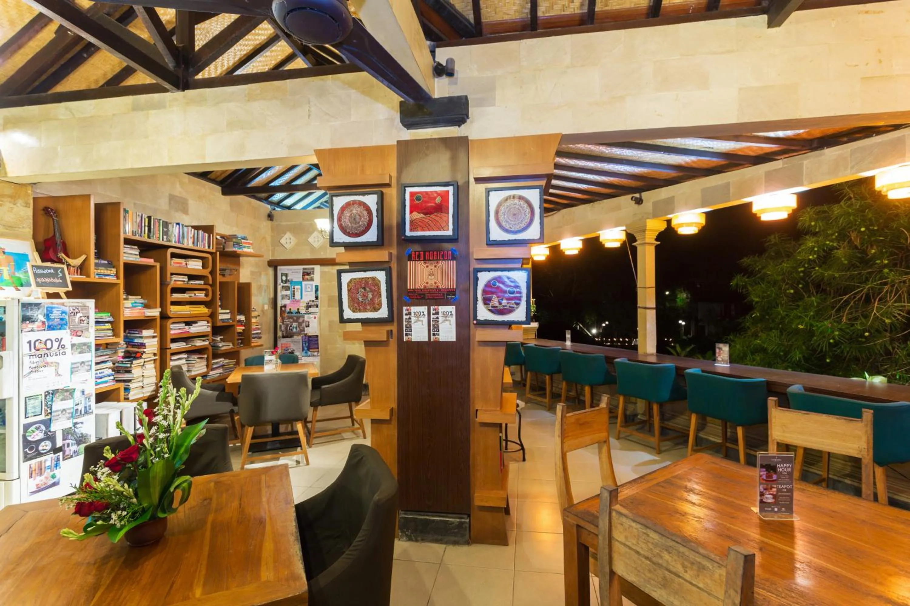 Restaurant/places to eat in Ani's Villas